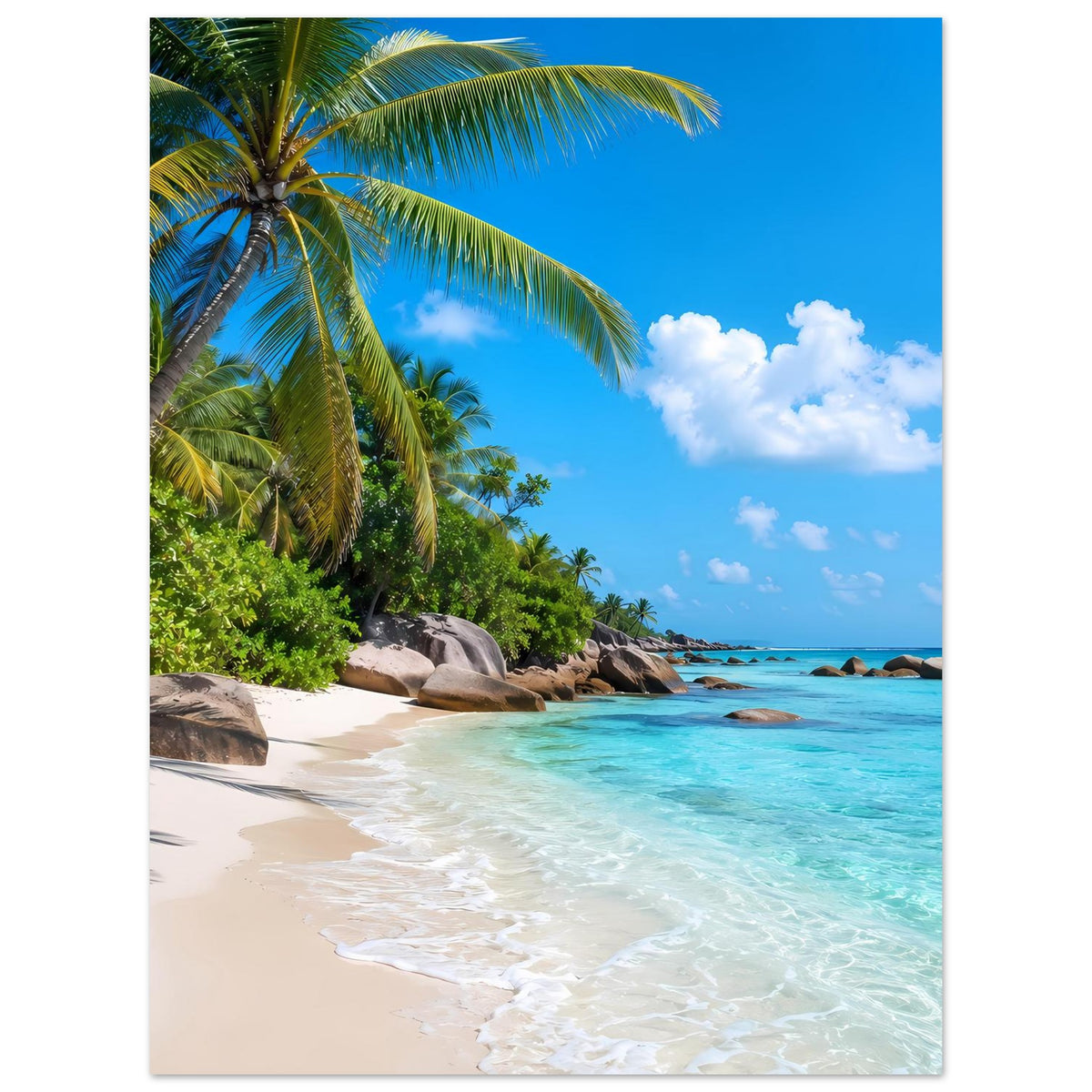 Tropisches Strandposter im Hochformat: Palmen, türkisfarbenes Meer und blauer Himmel