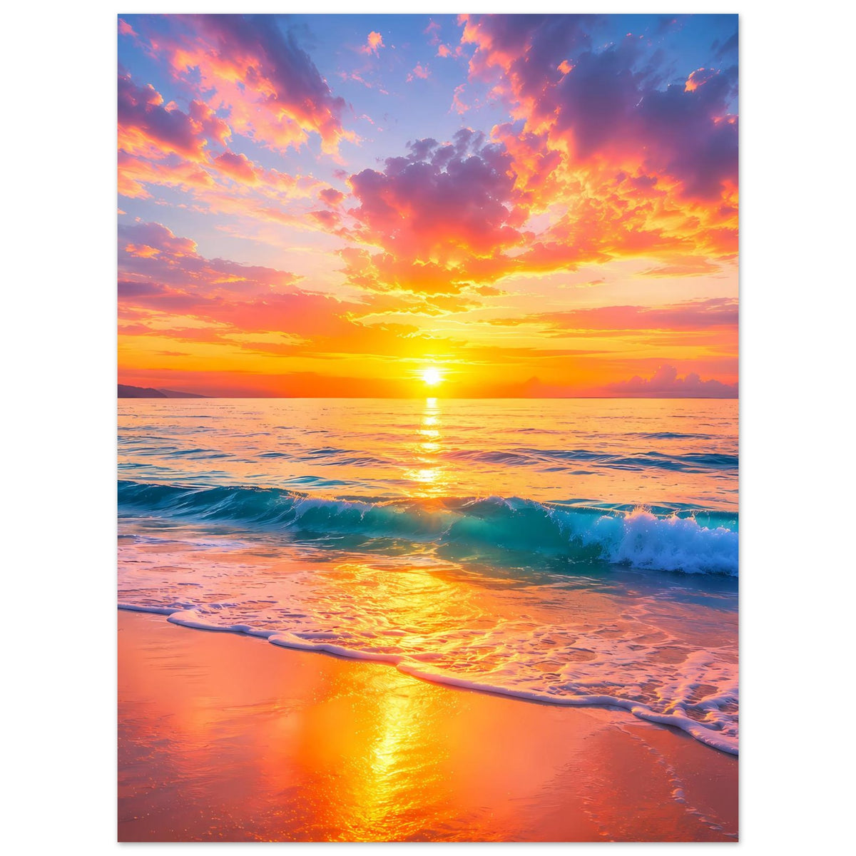 Strandposter mit Sonnenuntergang über dem Meer, goldener Sonnenreflex auf nassem Sand