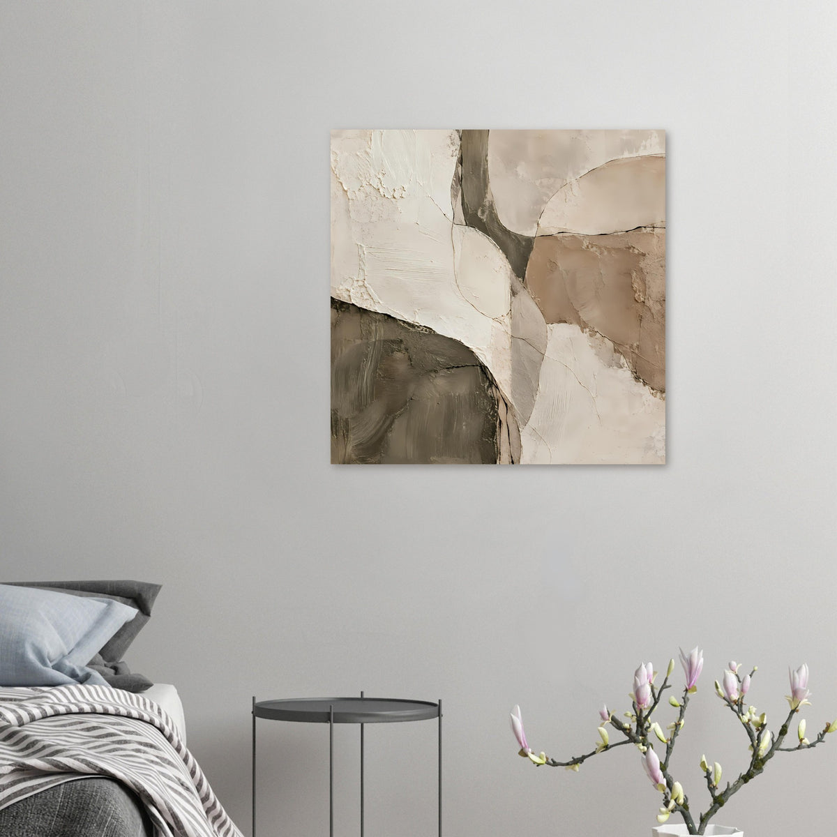 Kleines abstraktes Poster: creme, beige und dunkelgraue Formen mit sichtbarer Textur