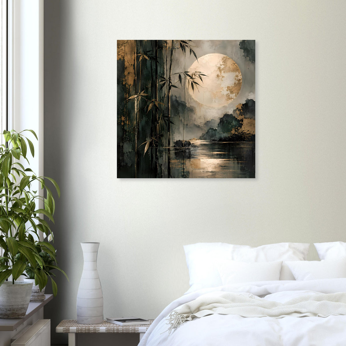 Gerahmtes Poster mit Bambus am Fluss und goldener Mondscheibe an heller Wand