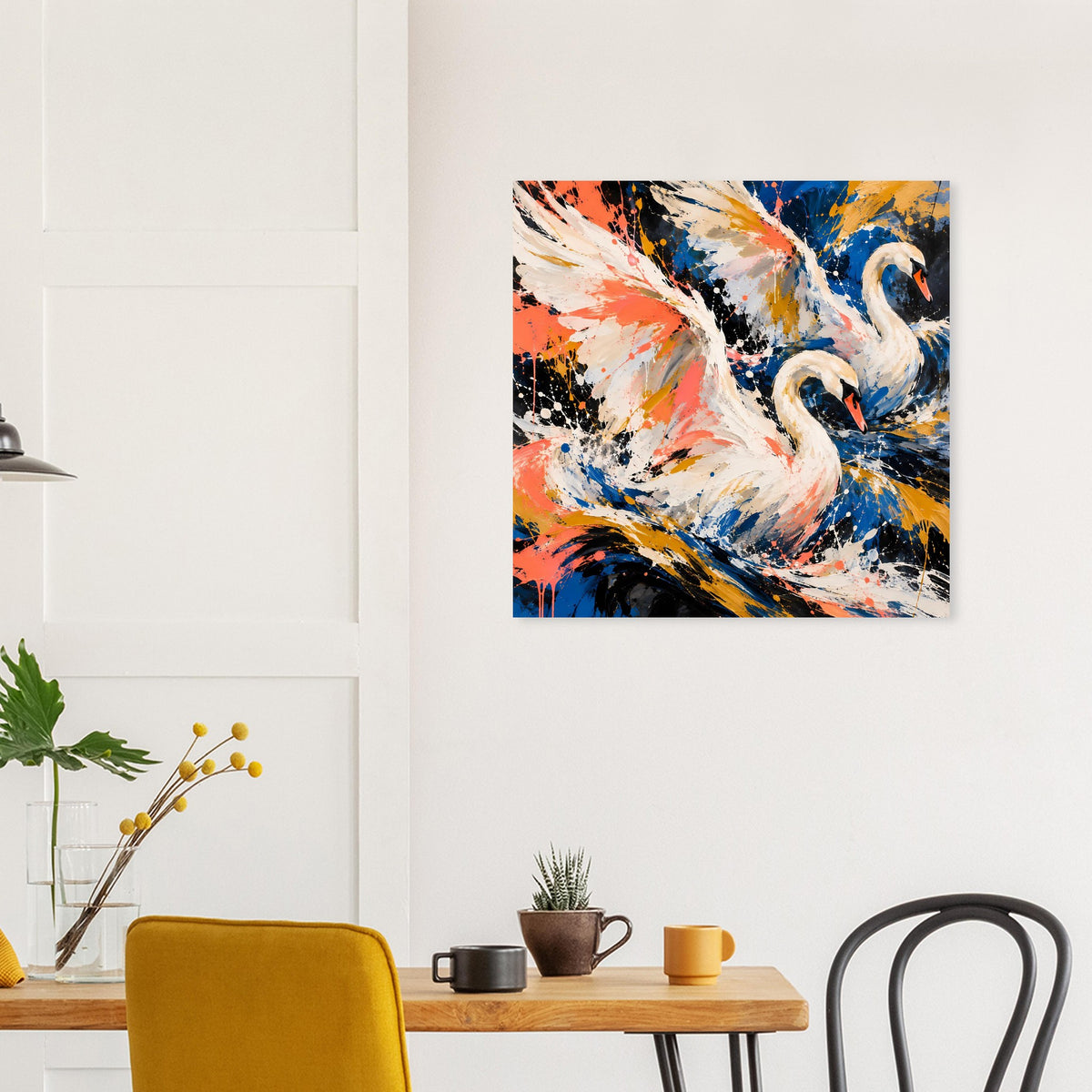 Quadratisches Kunstposter mit farbenfrohem Schwanenmotiv in Koralle, Gold und Blau