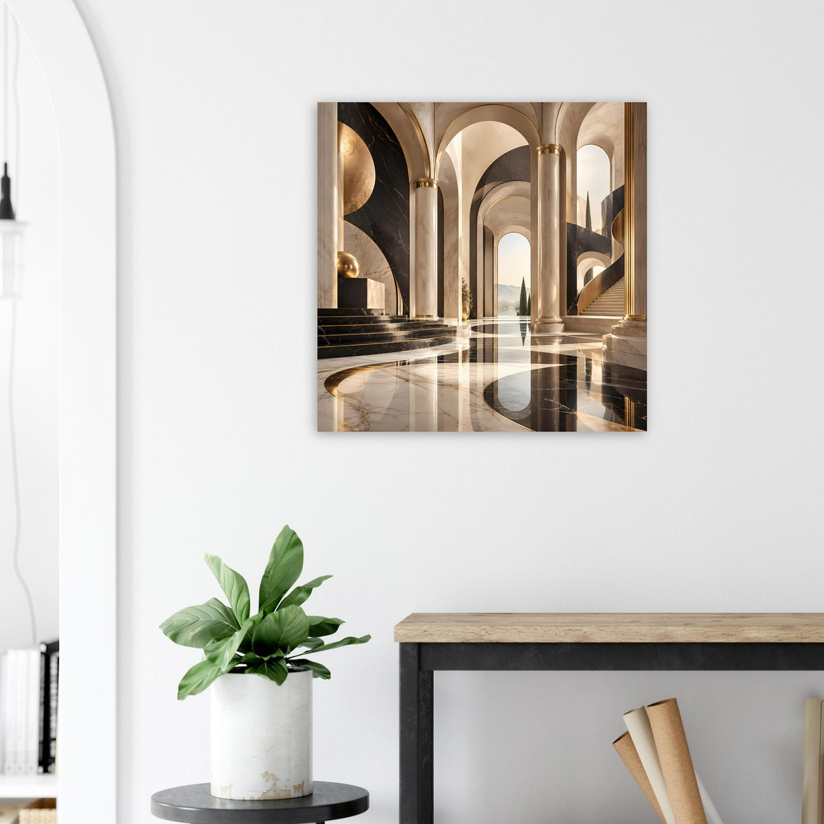 Architekturposter mit goldfarbenen Arkaden im dunklen Korridor