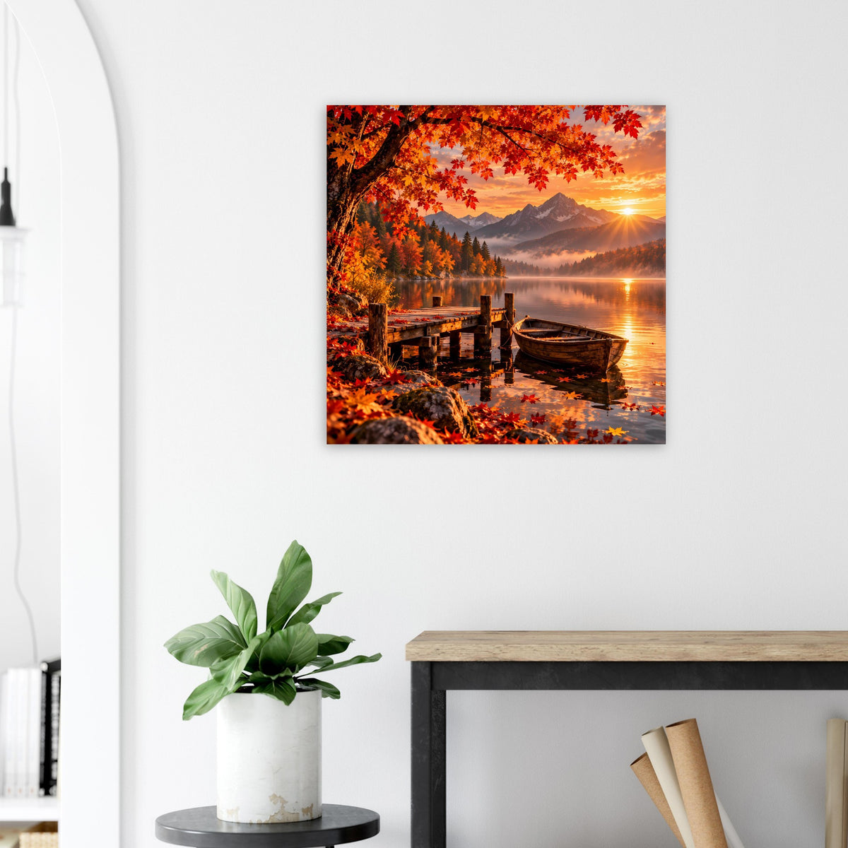 Herbstliches Landschaftsposter mit Steg, Wasserfläche und orangefarbener Abendsonne