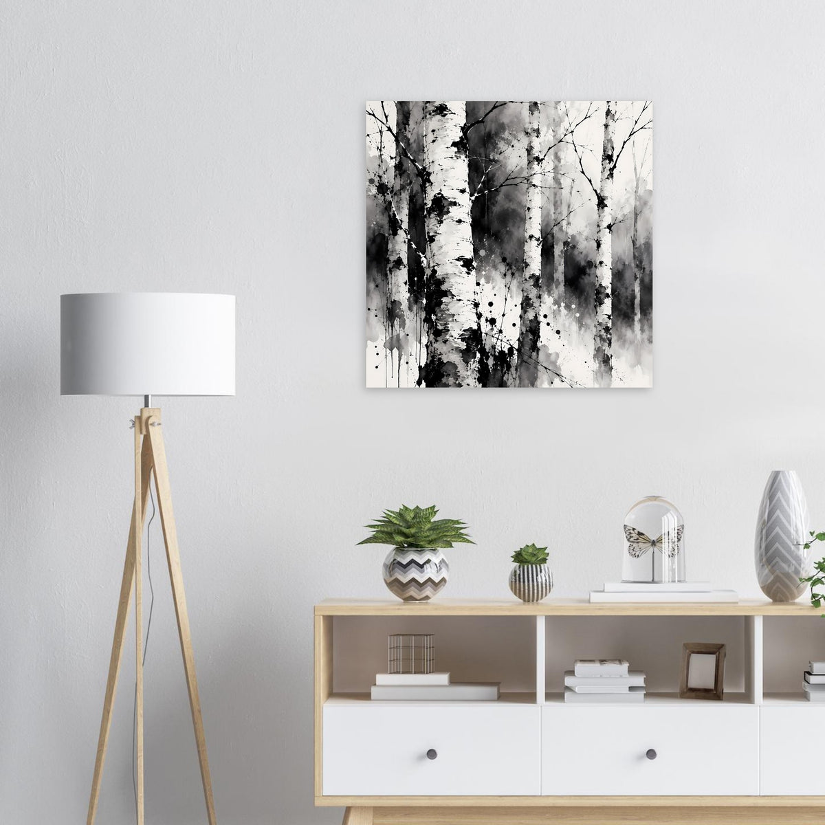Monochromes Birkenwald-Kunstposter, schwarz-weiß mit Birkenstämmen und Tröpfchendetails