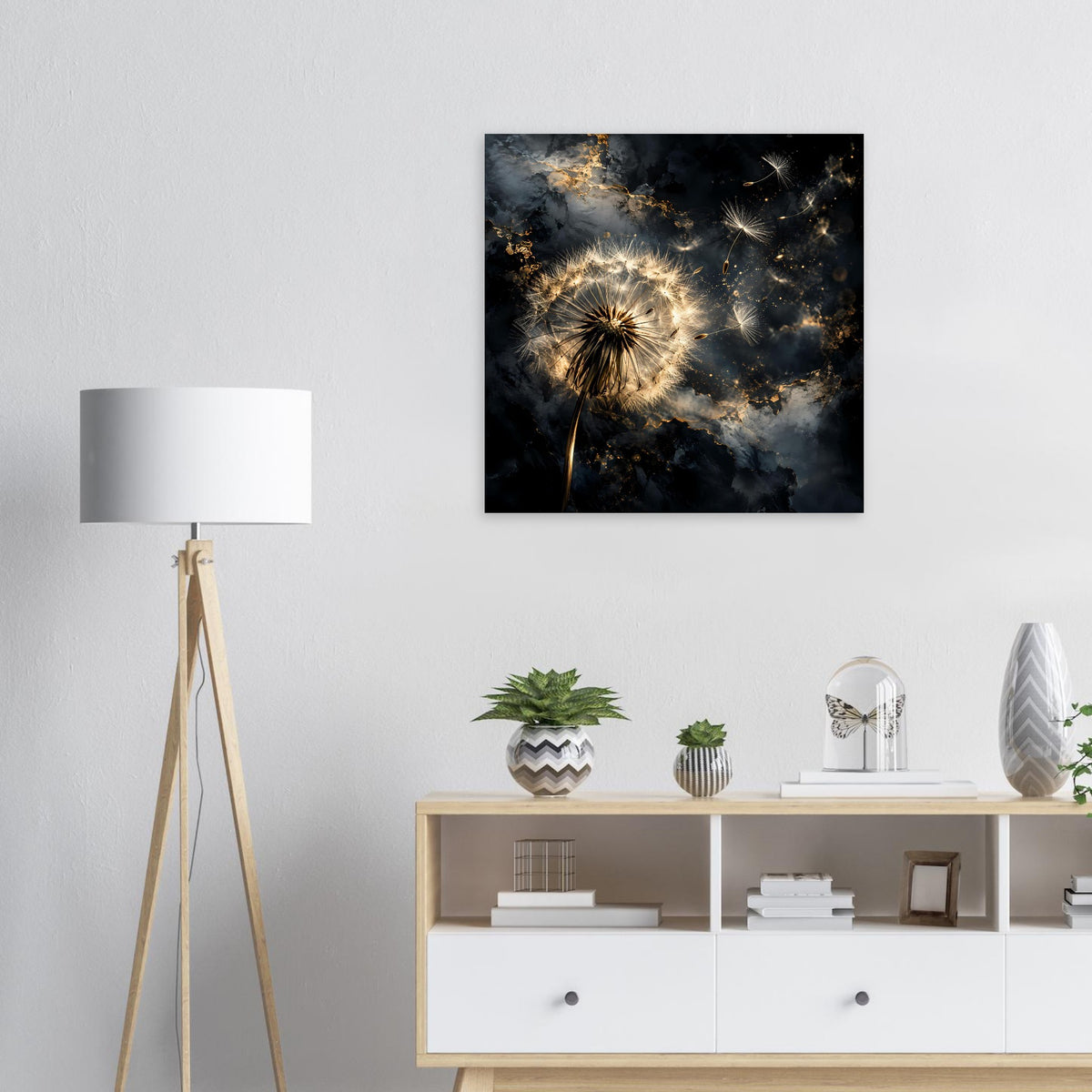 Quadratisches Poster mit schwarzem Rahmen, gold leuchtende Pusteblume und Funken