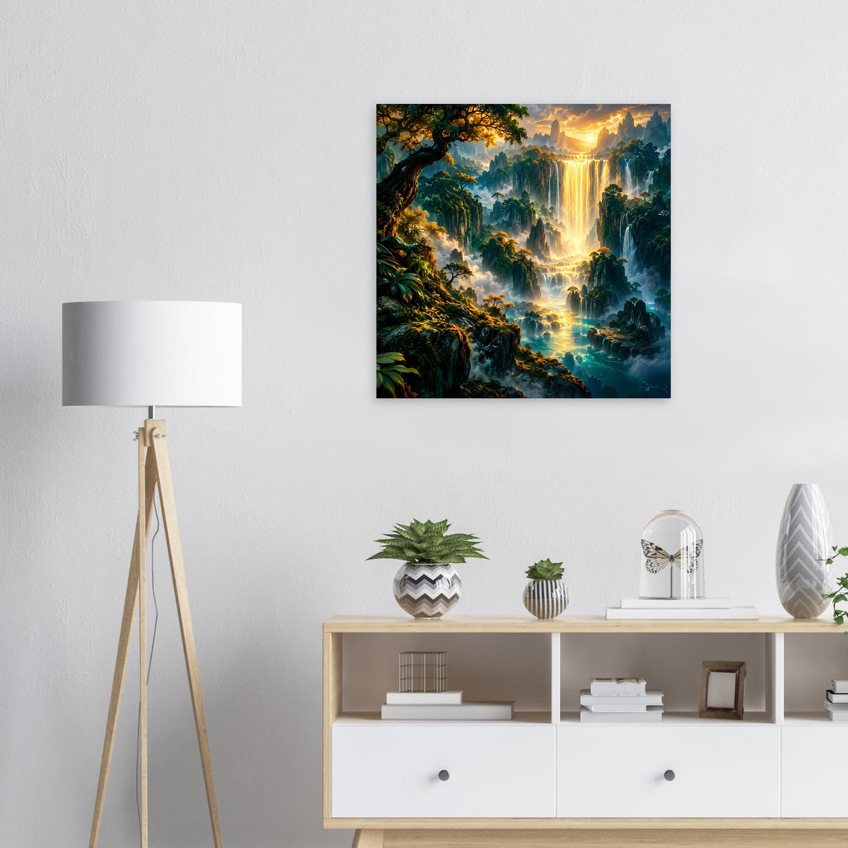 Quadratisches Poster mit Fantasy-Landschaft und goldenem Wasserfall im leuchtenden Licht