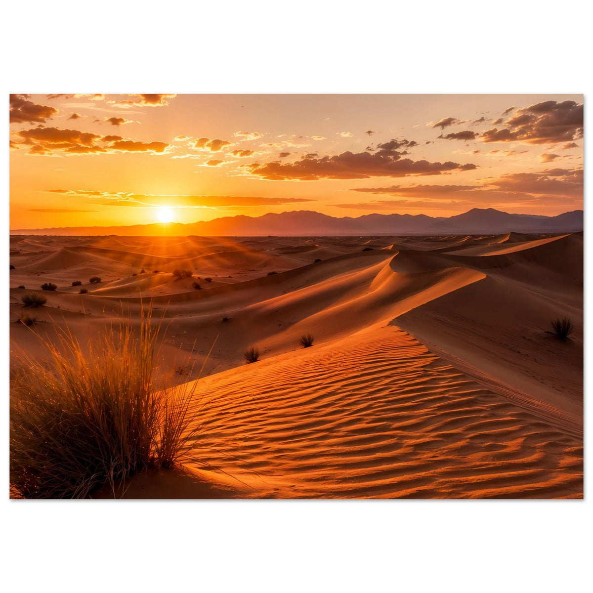 Wüstenposter mit goldenen Sanddünen, tiefem Sonnenuntergang und Dünen im Querformat