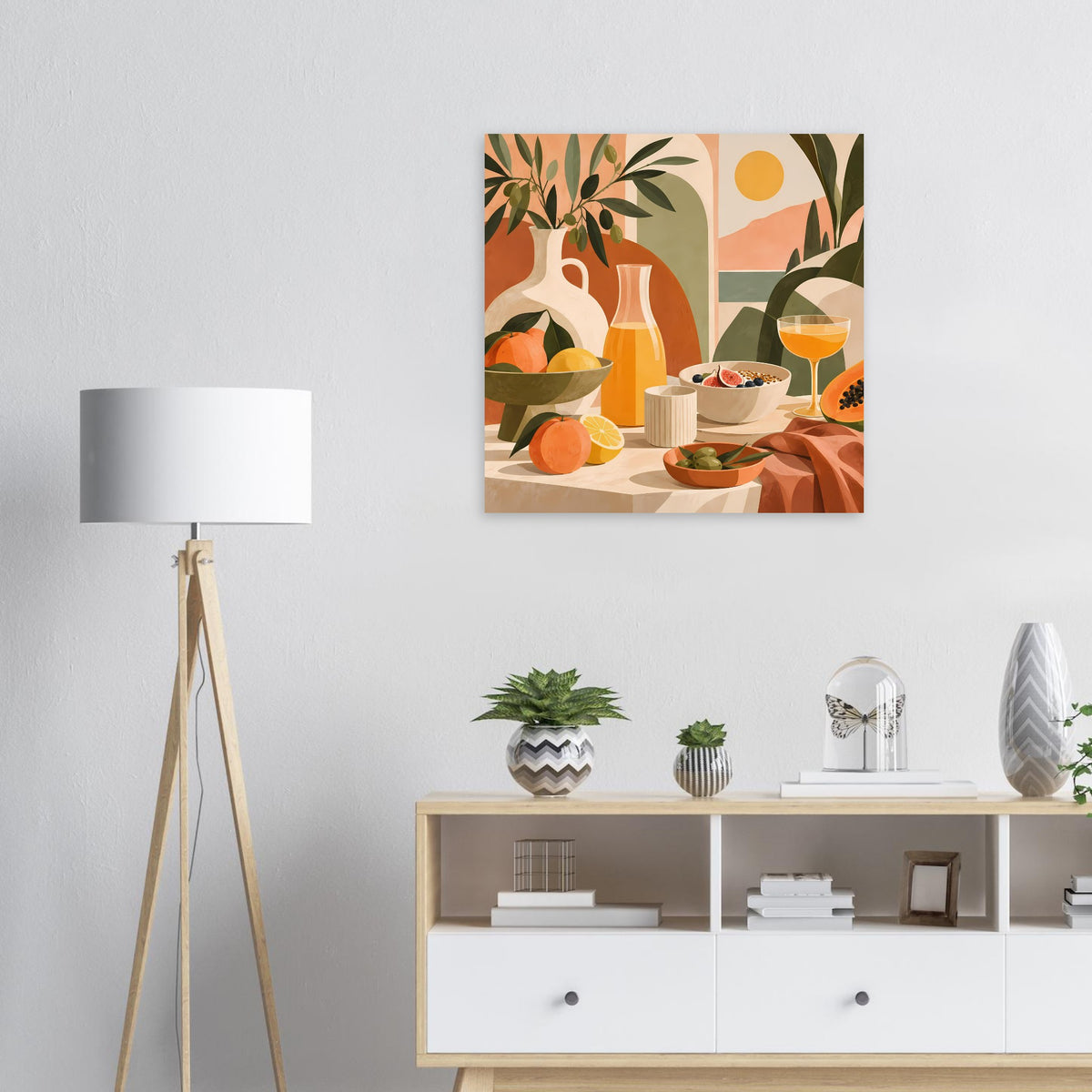 Gerahmtes Stillleben-Poster mit Vase, Obst und Pflanzen in warmen Boho-Farben