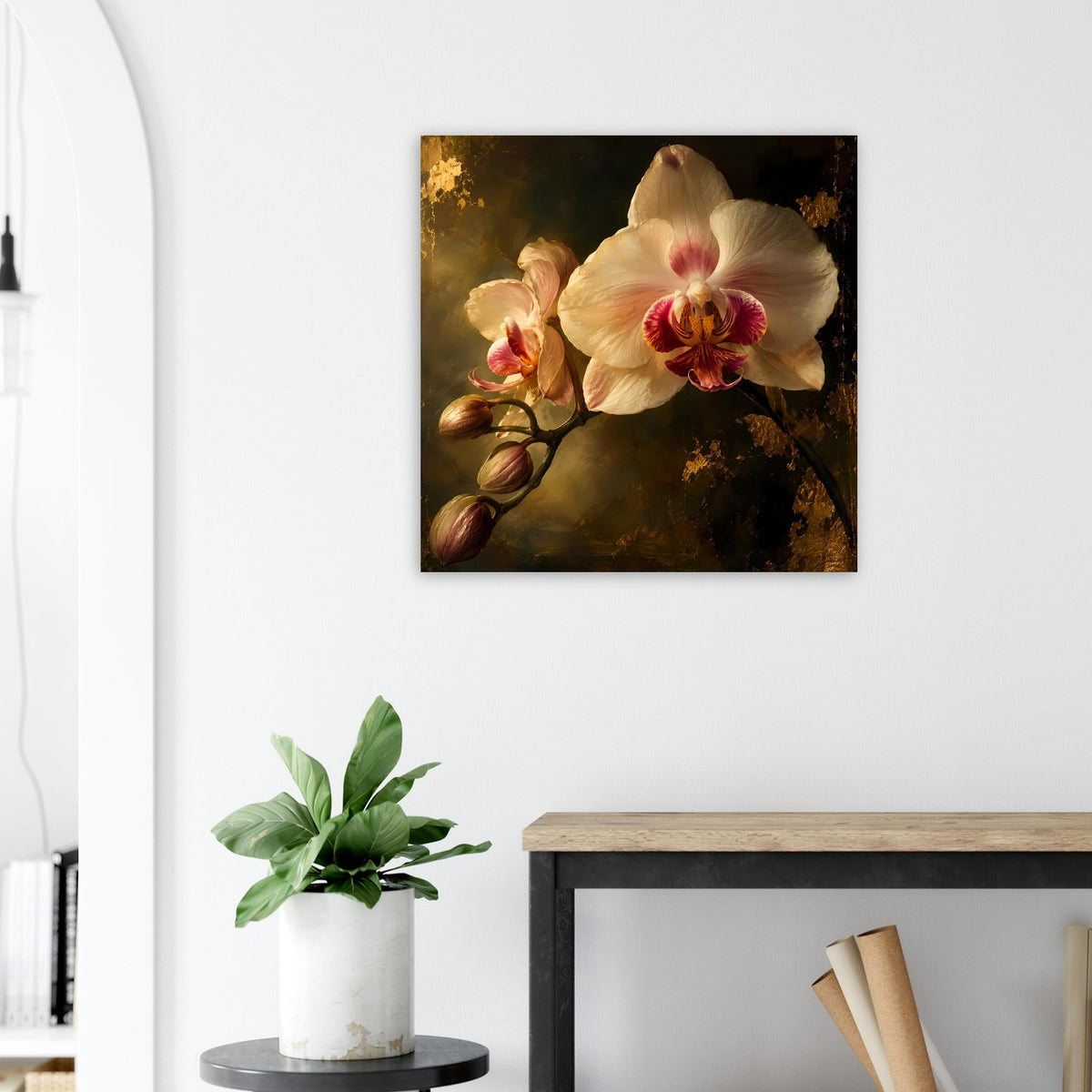 Orchideenposter im Rahmen, cremefarbene Orchideenblüte mit rotgefransten Details