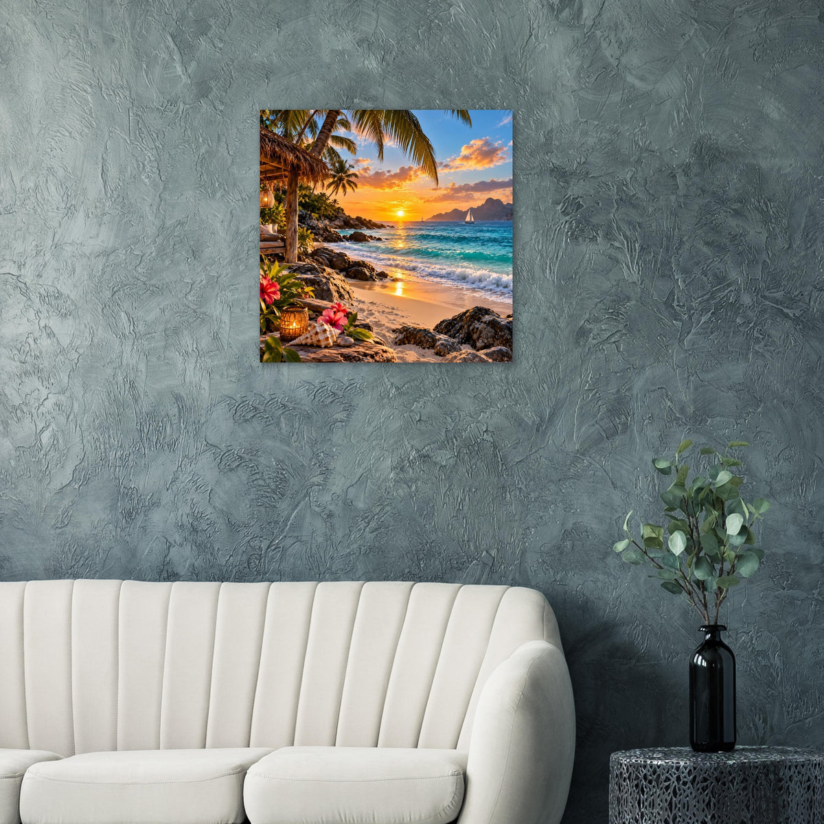 Quadratisches Poster mit tropischem Strand bei Sonnenuntergang, Palmen, Wellen und Felsen