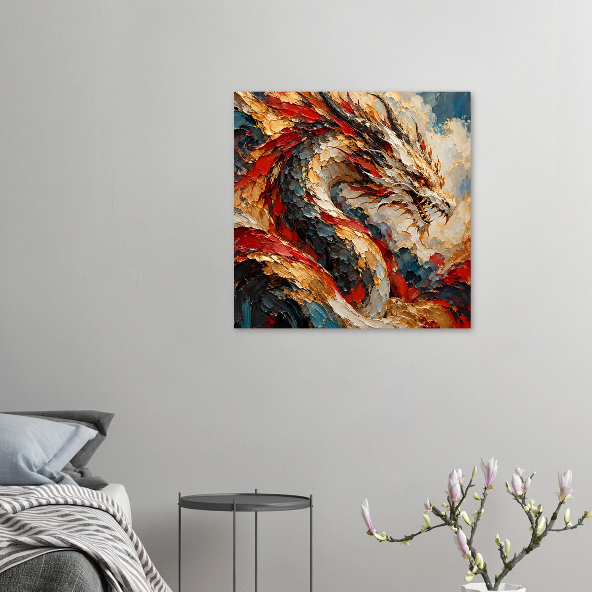 Kleines Drachen-Fantasy-Poster: Feuerdrache, rot-goldene Schuppen und blauer Hintergrund im Motiv