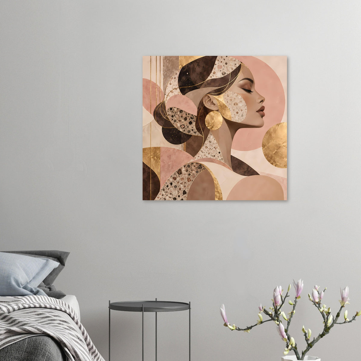 Kunstposter im Kleinformat mit abstraktem Frauenprofil in warmen Erdtönen und Gold