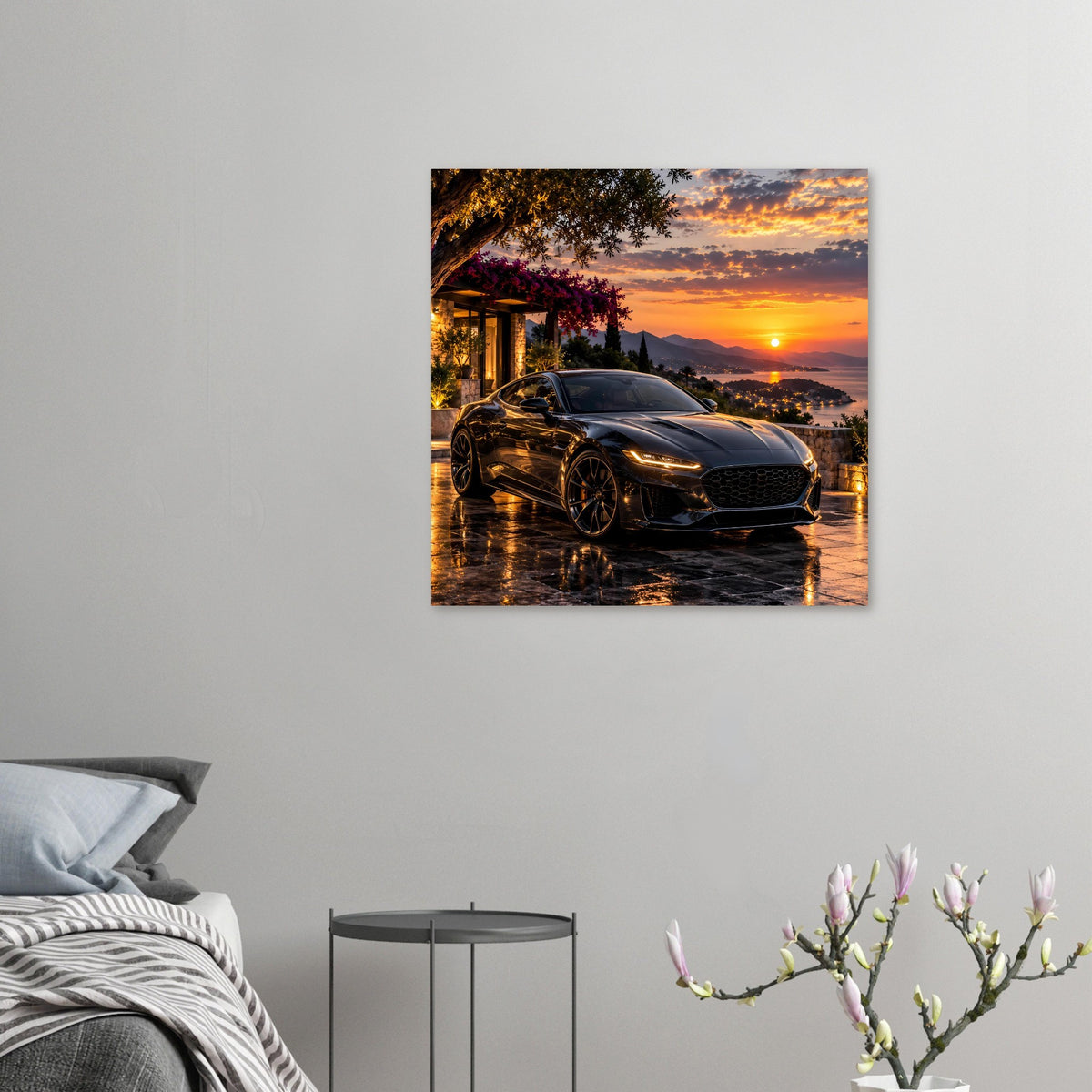 Quadratisches Poster mit schwarzem Sportwagen am Sonnenuntergang, frontal schräg