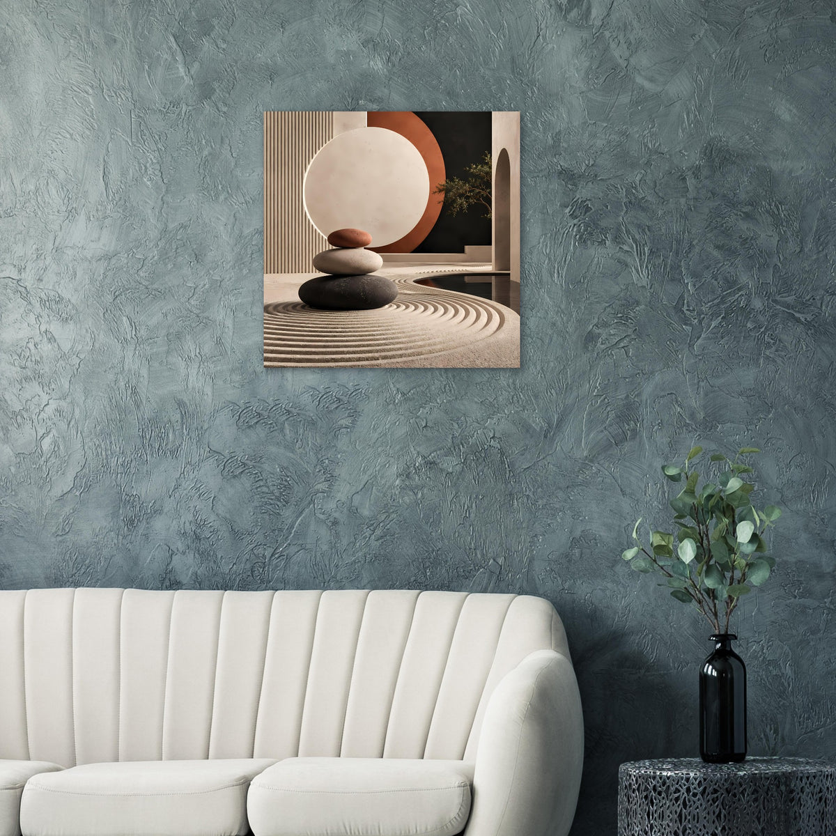 Quadratisches Zen-Kunstposter mit Kreis, schwarzer Steinstapel-Szene und beige-grauen Wellenlinien
