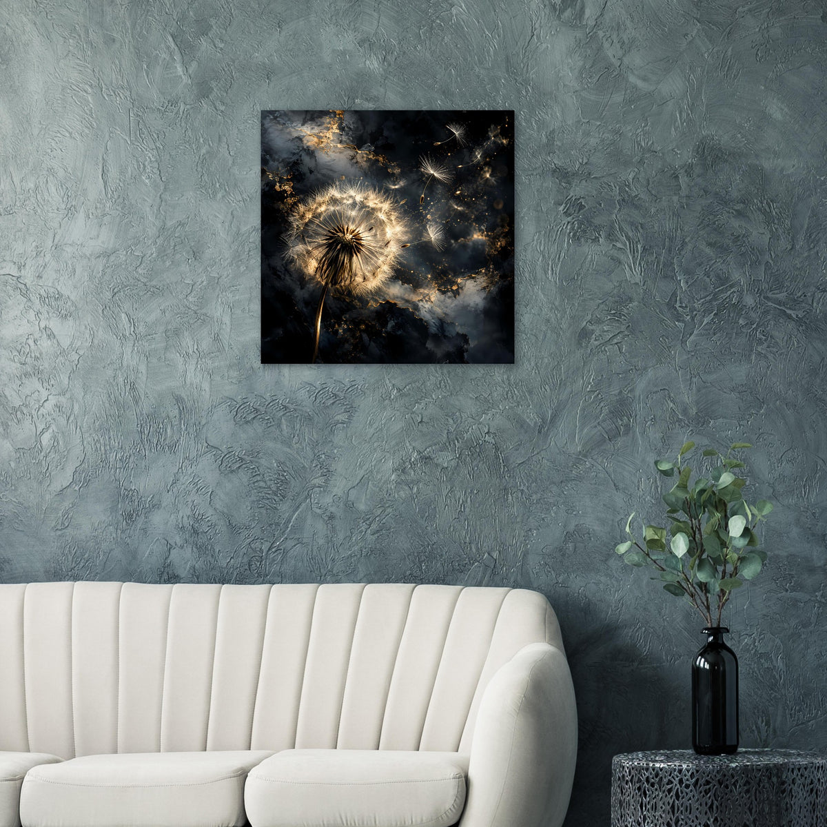 Quadratisches Poster mit schwarzem Rahmen und goldener Pusteblume vor dunklem Hintergrund