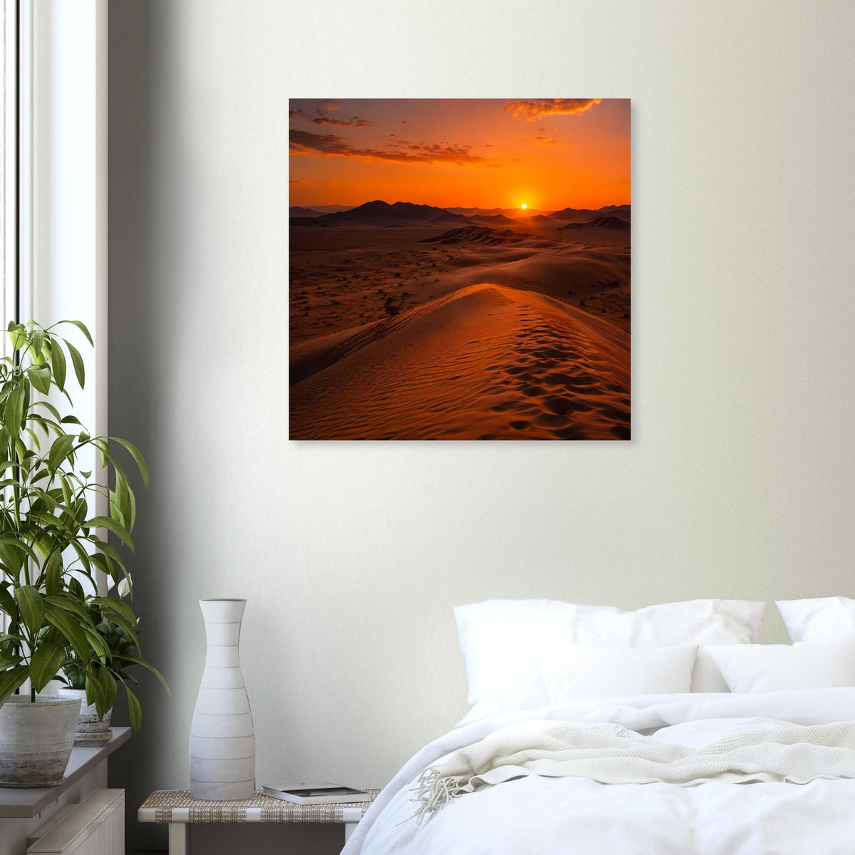Quadratisches Poster mit Sanddünen und tiefroter Sonne am Sonnenuntergang
