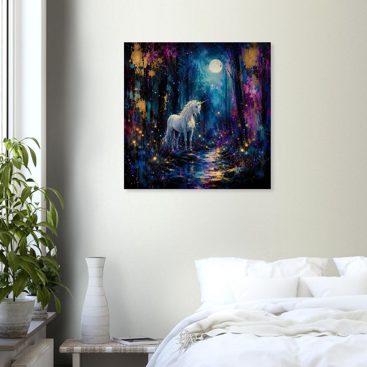 Einhorn-Nachtposter mit weißem Pferd, funkelndem Wasserweg und blauem Mond im Hintergrund