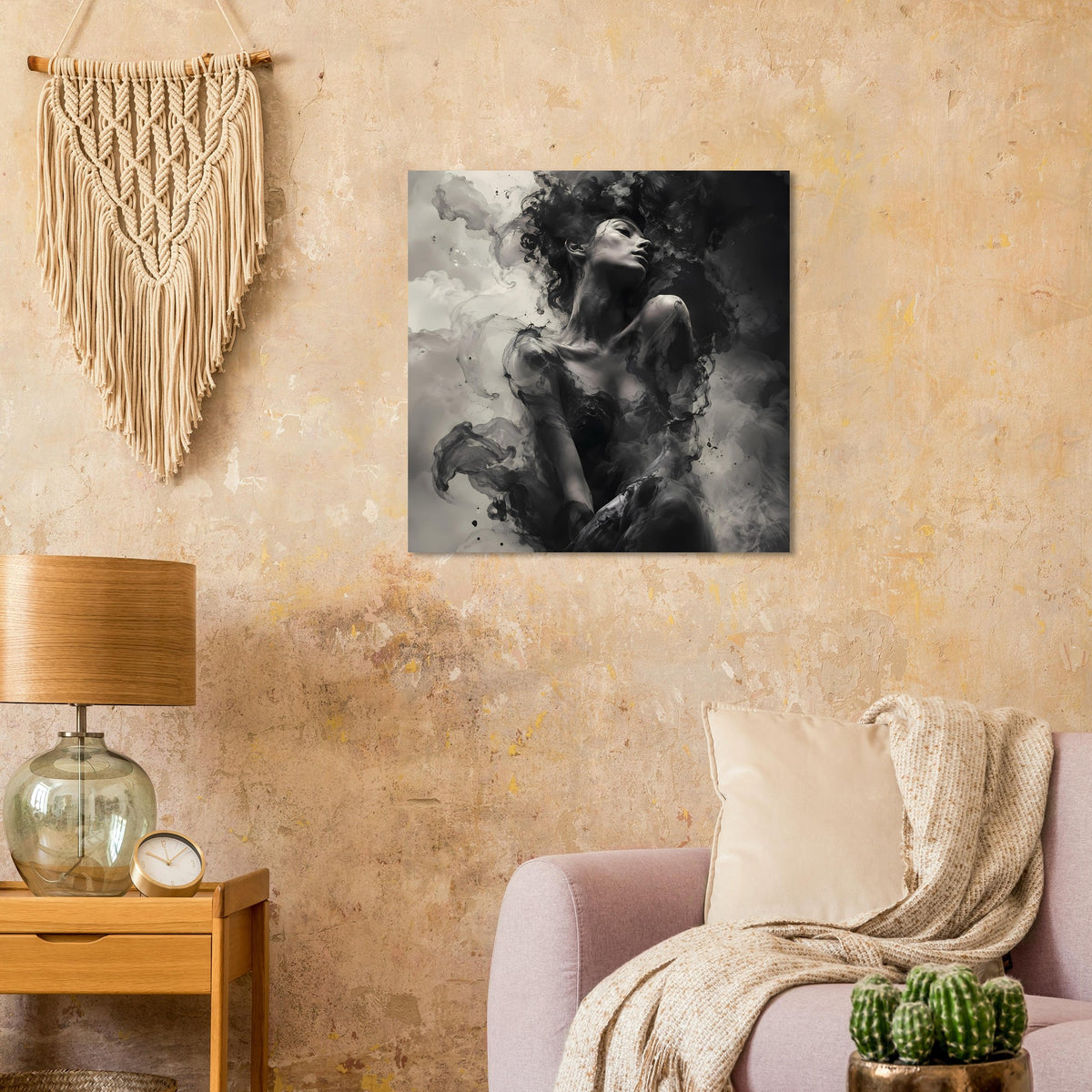 Monochromes Kunstposter mit abstrakter Frau in dunklem Rauch, quadratisch
