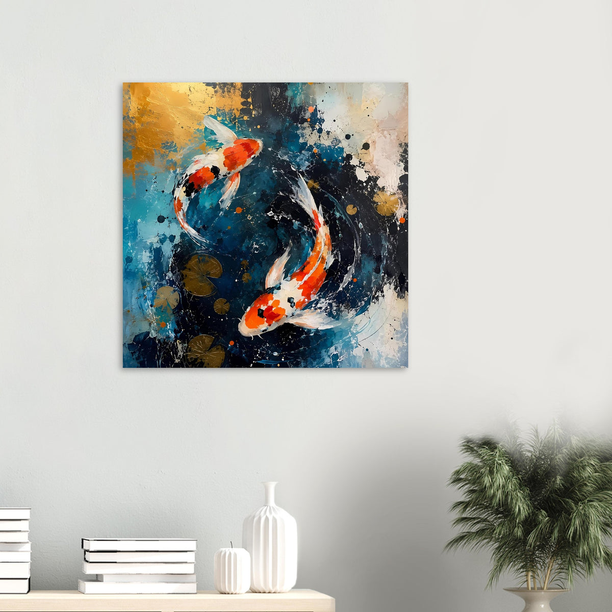 Quadratisches Wandposter mit abstrakten Koi im Wasserwirbel, blau, orange und schwarz