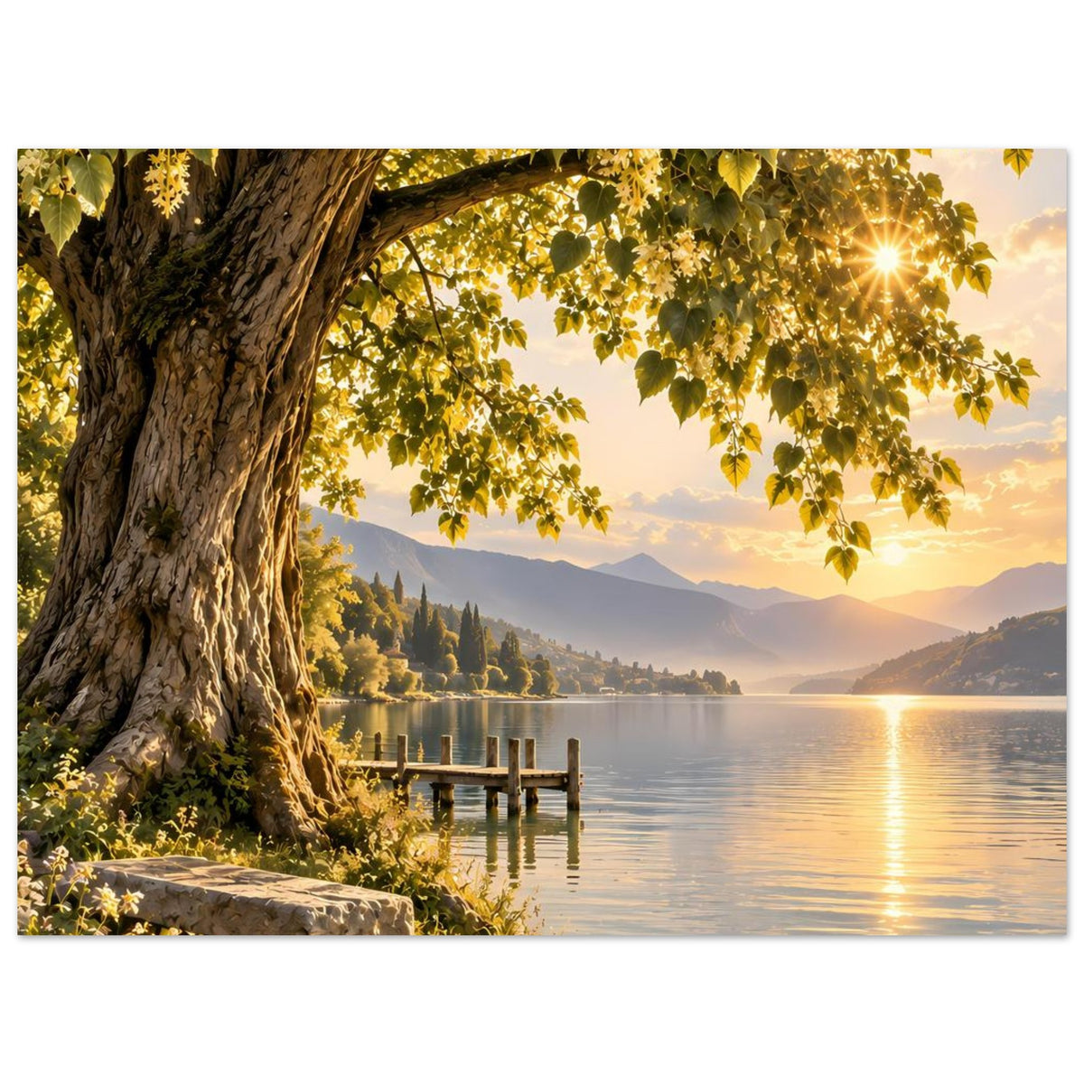 Poster mit Baumstamm und Blättern, goldenes Licht am Horizont über See und Steg