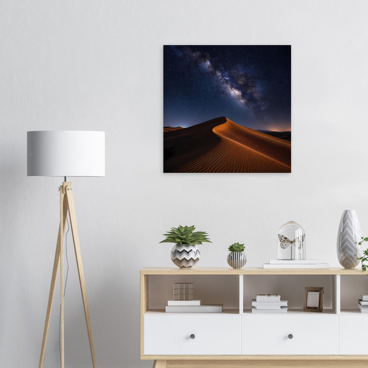 Quadratisches Poster: goldene Sanddünen unter der Milchstraße, Nachtstimmung im Motiv