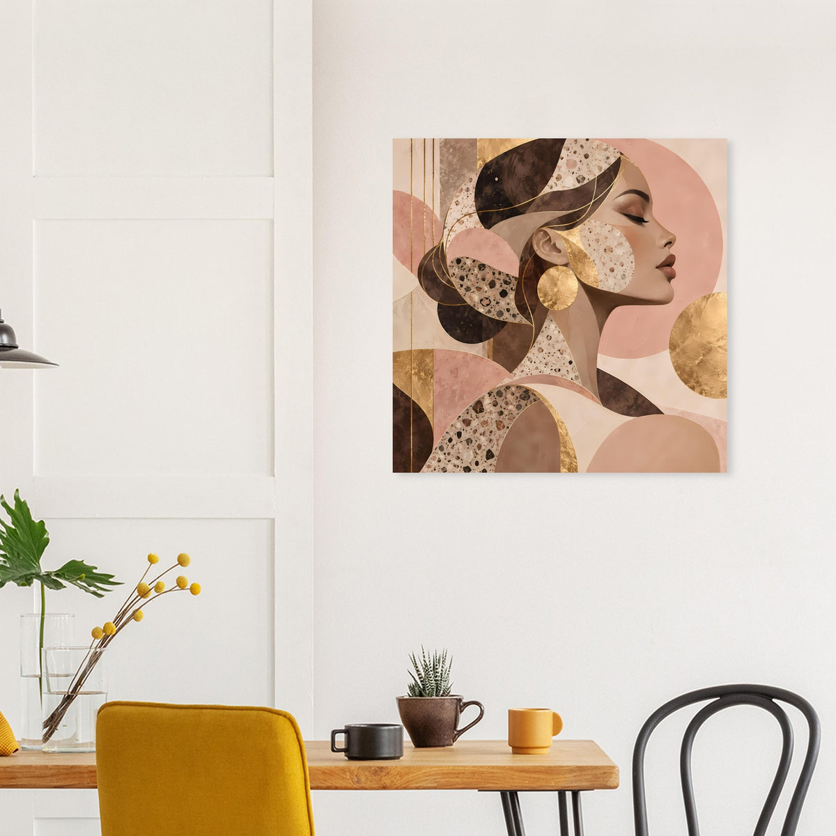 Gerahmtes Kunst-Poster mit abstraktem Porträt, warmen Erdtönen und goldfarbenen Kreisen