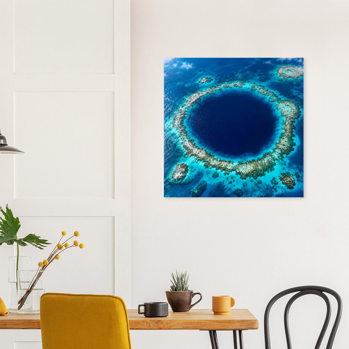 Ozean-Poster in Quadrat: dunkler blauer See mit Korallensaum und türkisfarbenem Grund