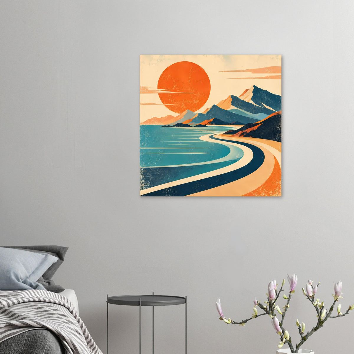 Kleines Vintage-Poster an Wand: orange Sonne, blaue Berge, türkisblaues Meer und Kurvenpfad