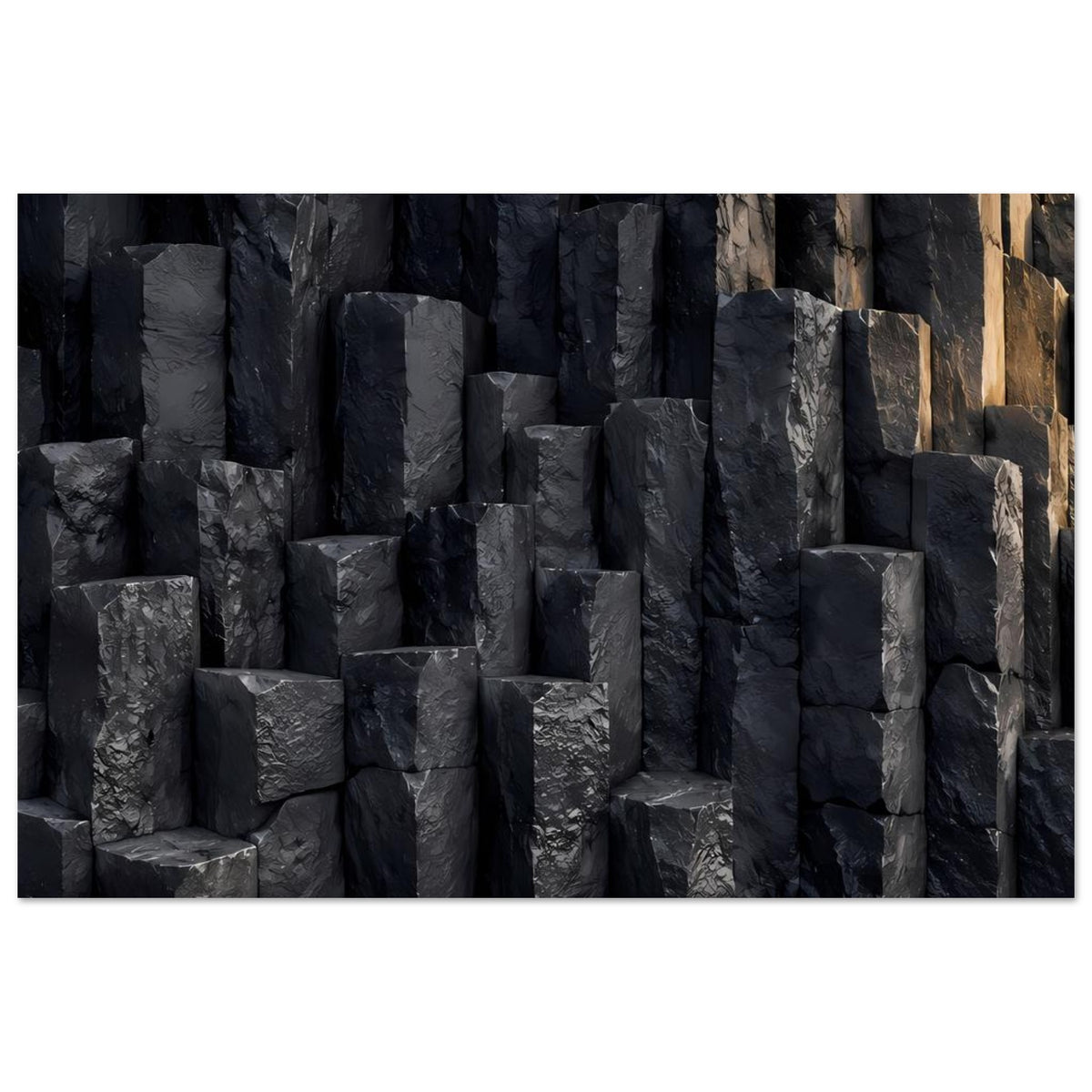 Naturposter: dunkle Basaltsäulen in geometrischer Felswand, ohne sichtbaren Vordergrund