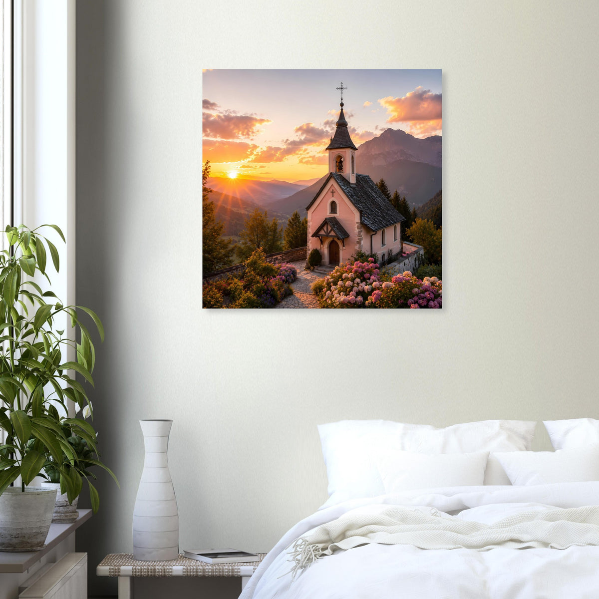 Quadratisches Landschaftsposter mit Bergkirche bei Sonnenuntergang in der Berglandschaft