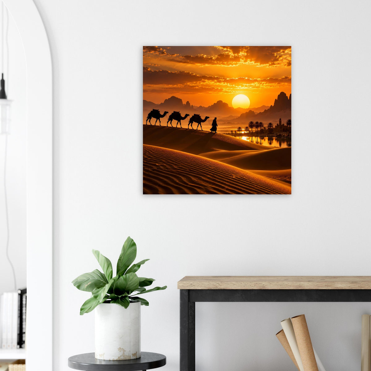 Quadratisches Poster mit Karawane in der Wüste, warmes Licht bei Sonnenuntergang