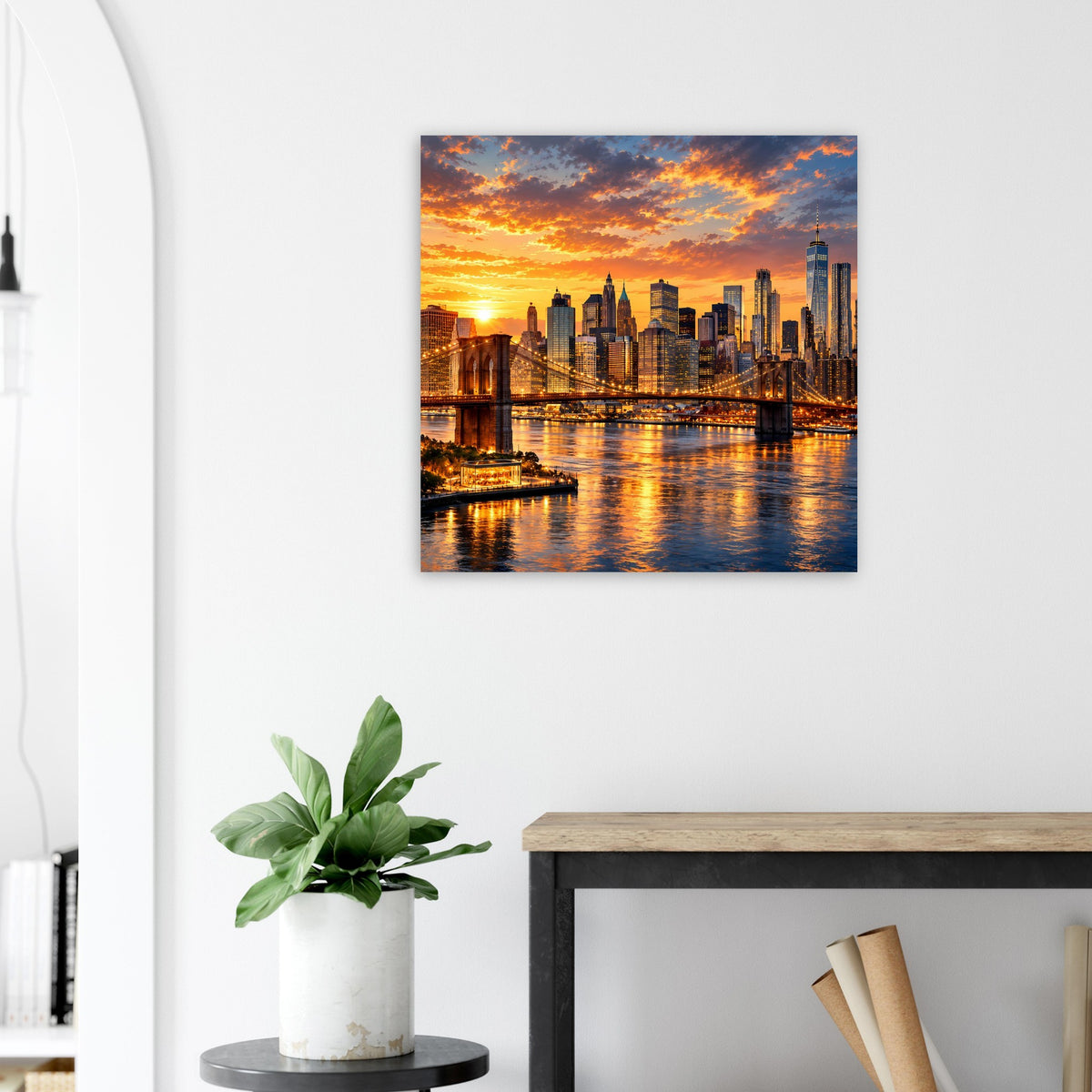 Quadratisches Poster mit urbaner Skyline, Sonnenuntergangswolken und Wasserreflexen