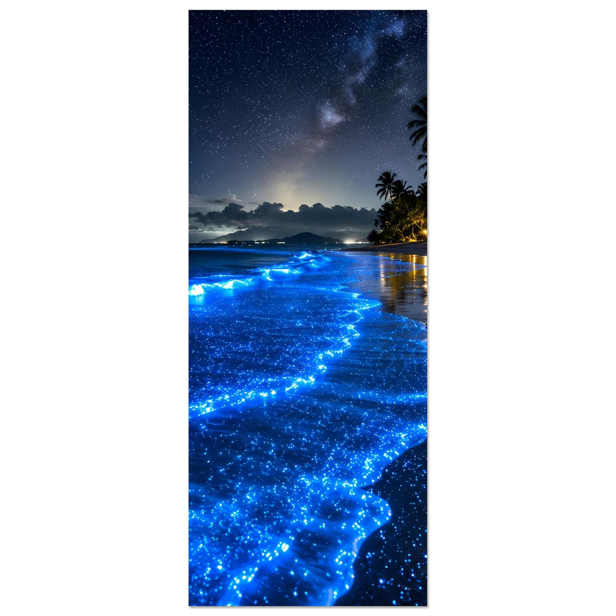 Schmales Hochformatposter mit blauen Lichtwellen am Strand und Palmen bei Nacht