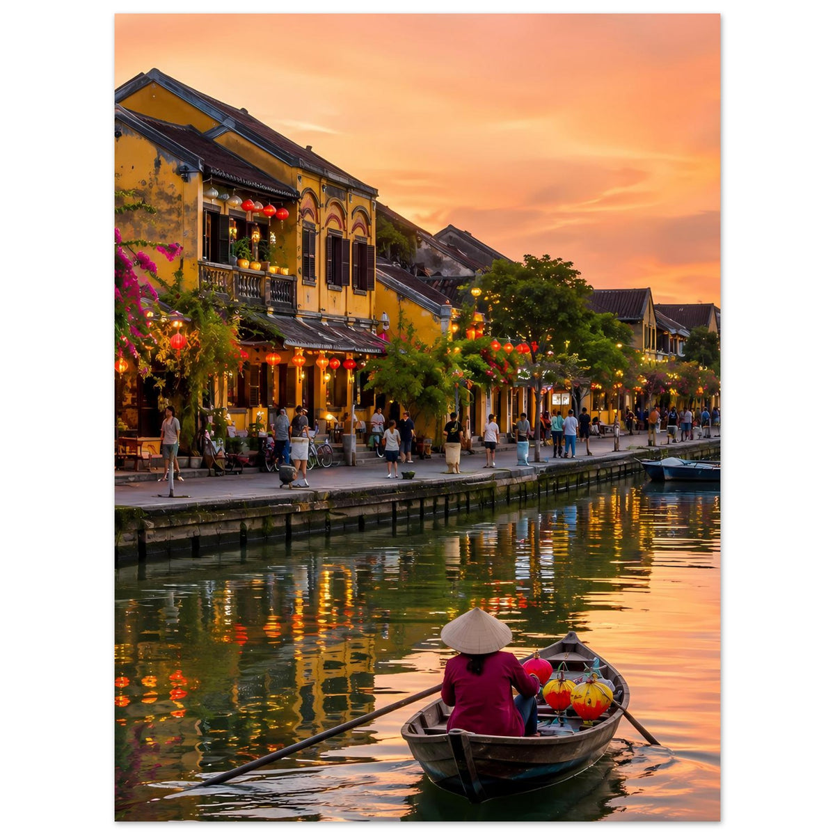Poster mit Flussufer bei Sonnenuntergang, beleuchtete Gassen und Boot mit Person
