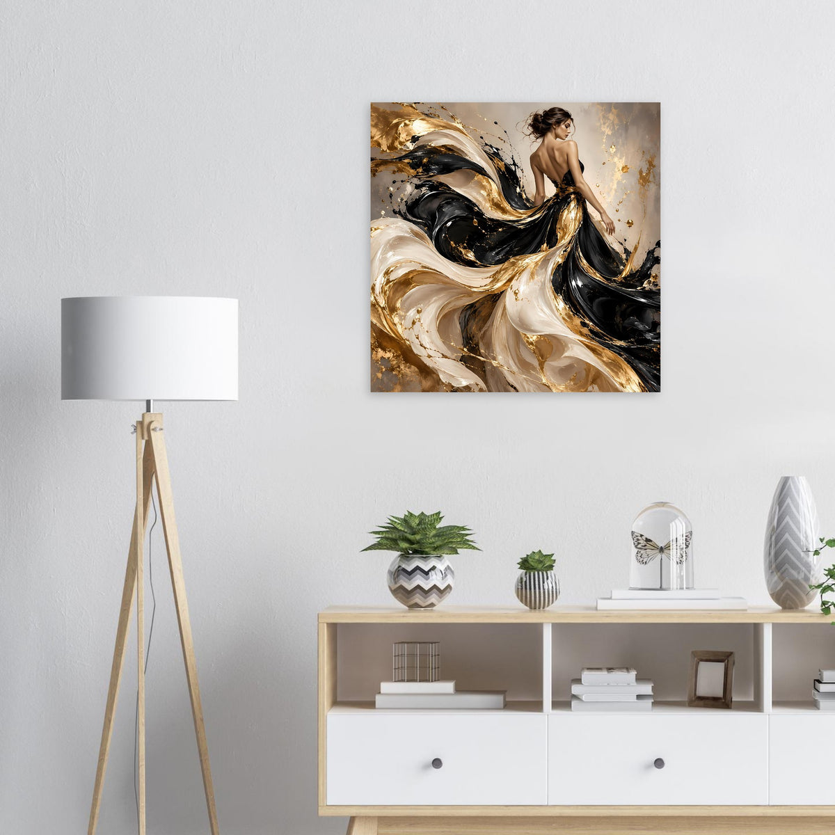 Kunstposter im Rahmen mit abstrakten Wirbeln in Schwarz, Gold und Elfenbein