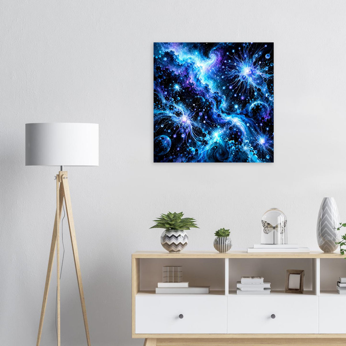 Galaktisches leuchtendes Poster mit blauem Nebel und Sternen im schwarzen Rahmen