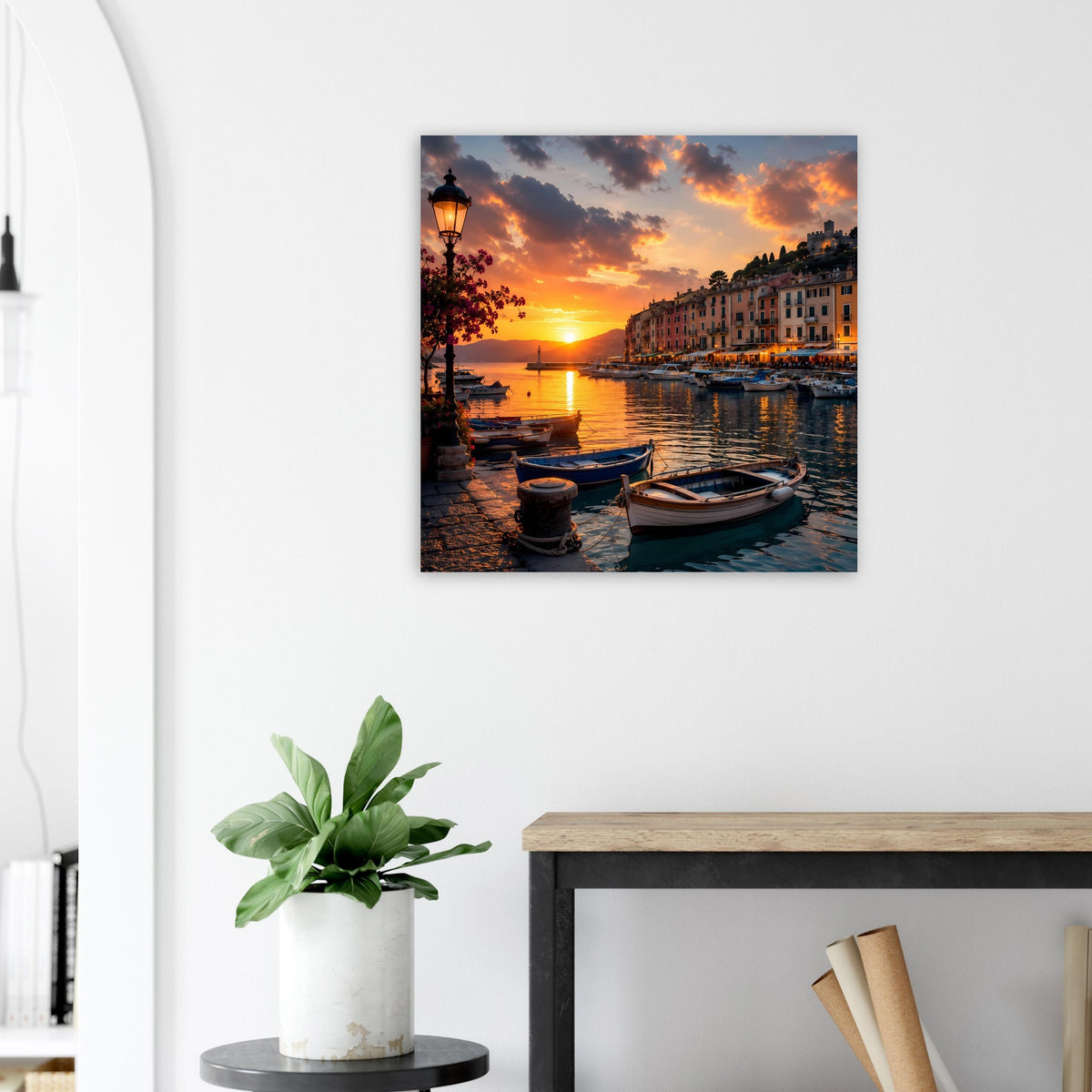 Quadratisches Poster mit Sonnenuntergang am Hafen, Laterne, Steg und Booten