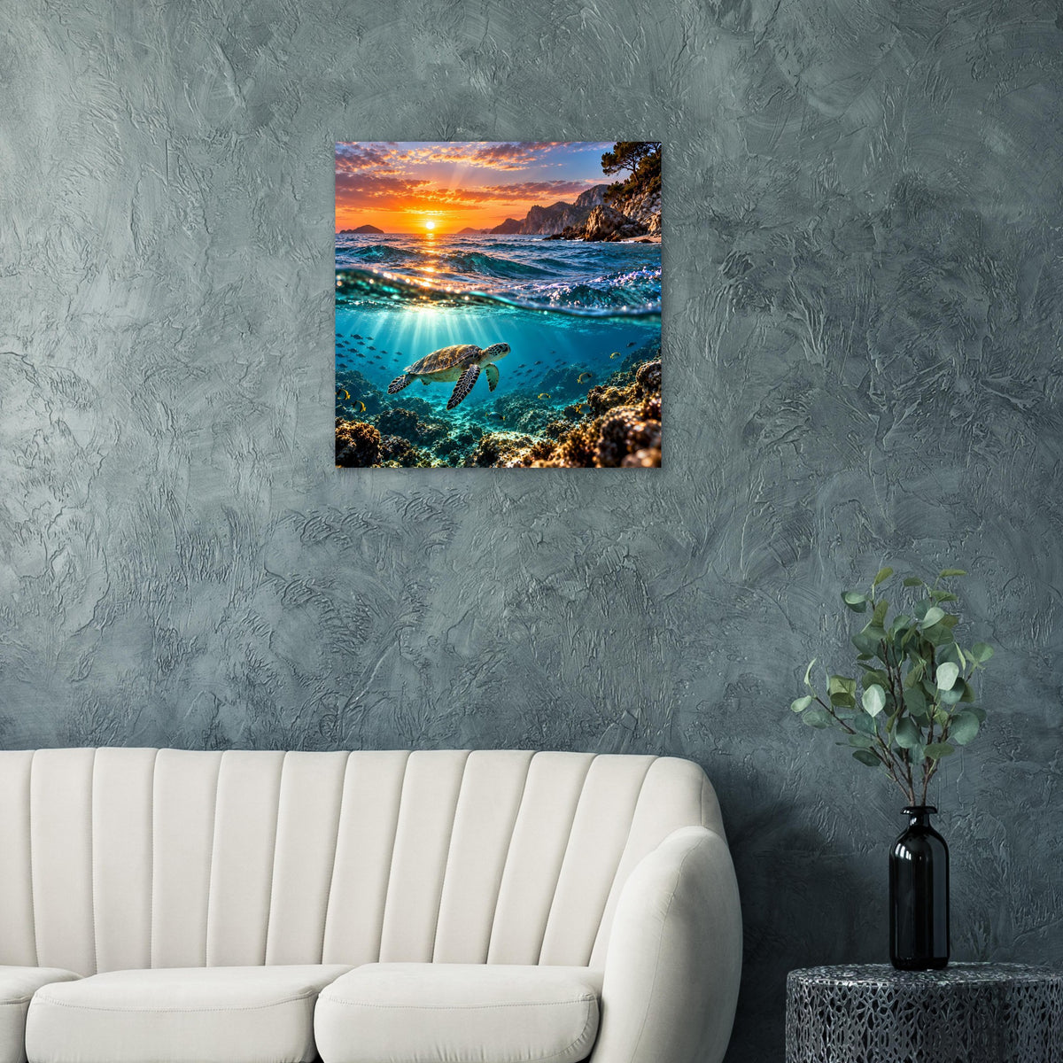 Quadratisches Poster mit Meeresschildkröte im Meer, Sonnenuntergang und Küstenwellen