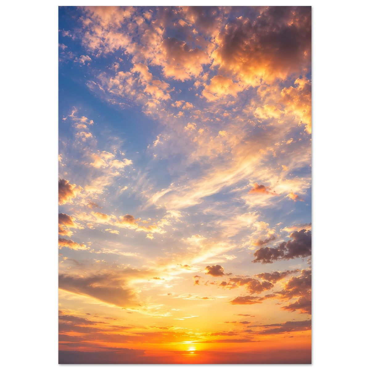 Poster Hochformat mit Sonnenuntergang: goldene Wolken, warme Farbtöne