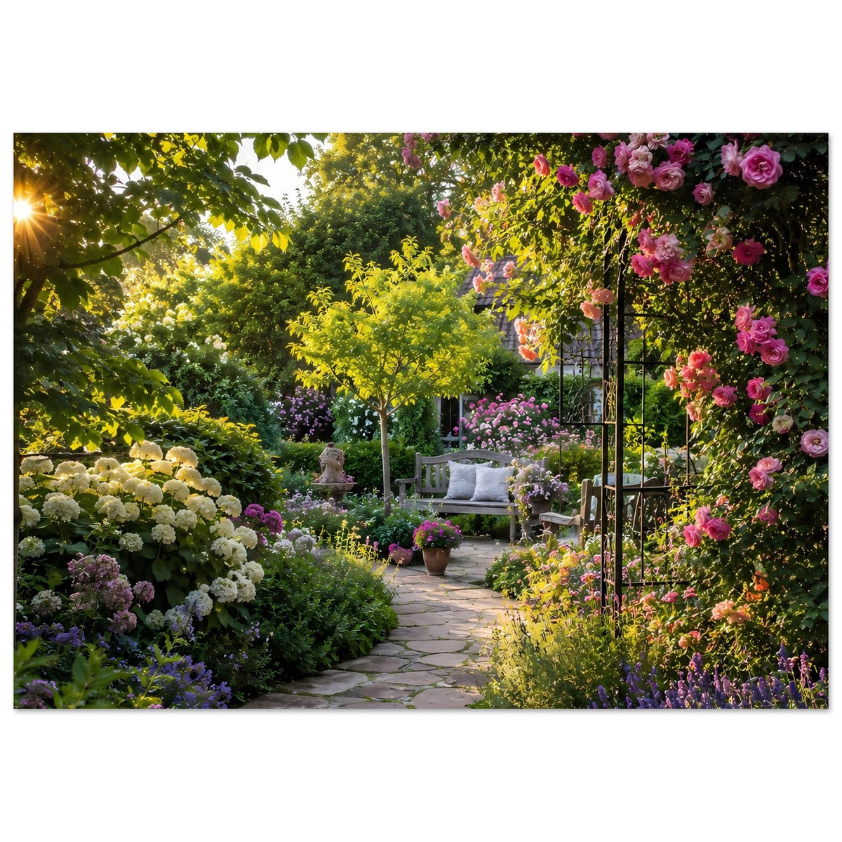 Blumenposter mit Gartenweg, gelbem Baumkronen-Licht und rosa Blüten, Sonnenstrahl links