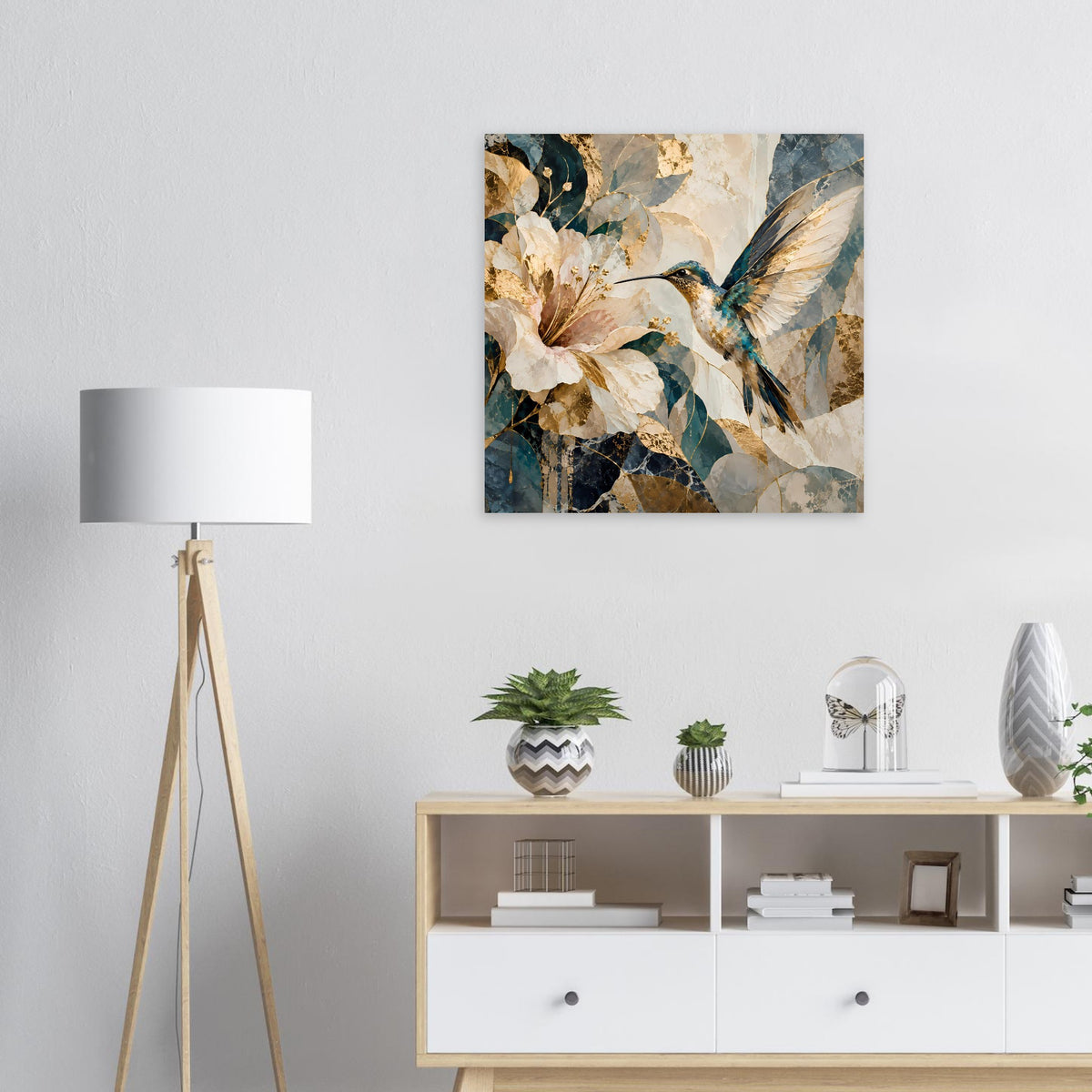 Quadratisches Kunstposter mit Kolibri und Blumen in Blau, Beige und Creme