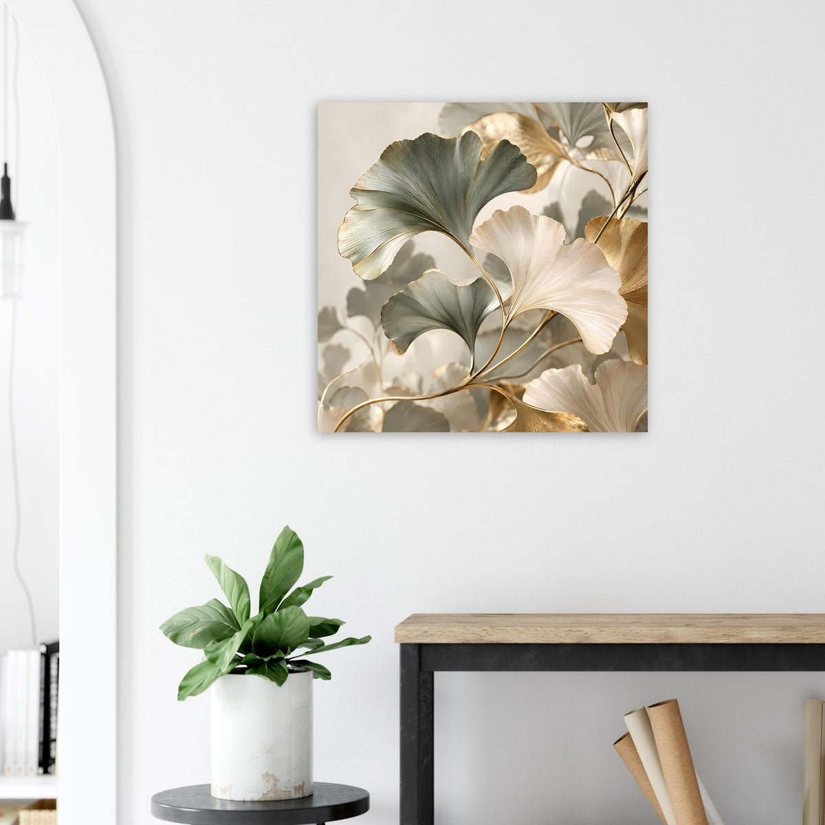 Wandposter mit Ginkgo-Blättern in Grün- und Cremetönen mit goldenen Linien