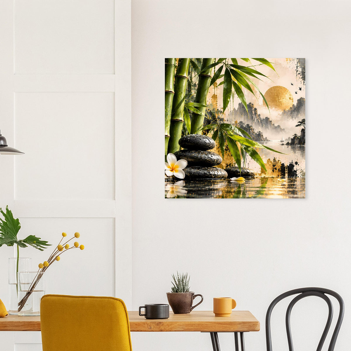 Zen-Bambus-Poster: Bambusstämme, goldene Sonne, Steine im Wasser und Blumen