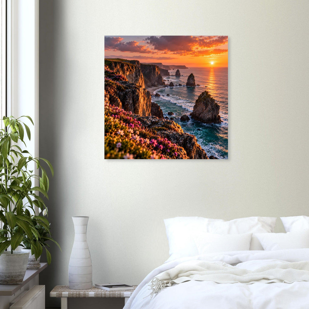 Gerahmtes Küsten-Sonnenuntergangs-Poster mit Felsklippen, Wellen und untergehender Sonne, quadratisch