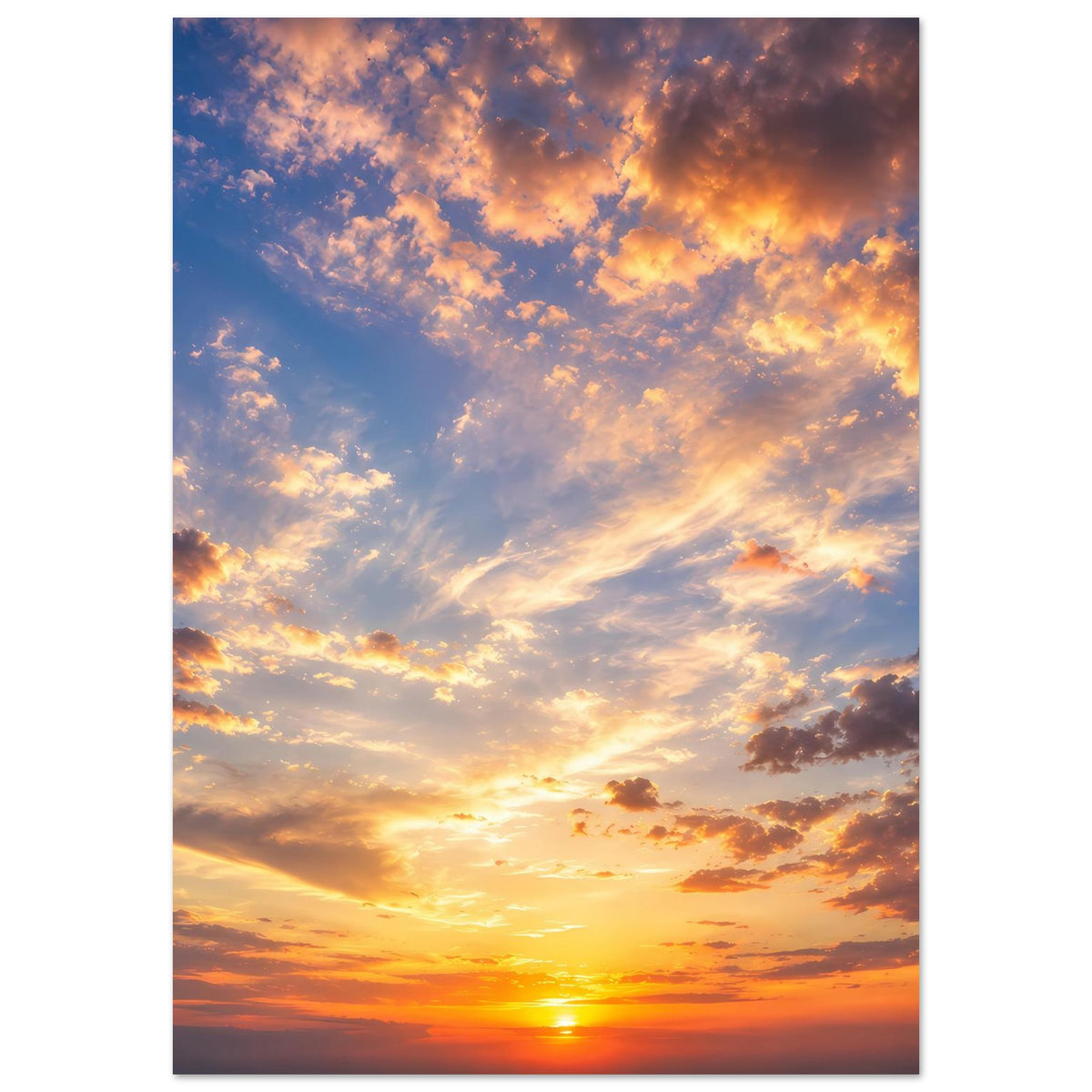 Himmels-Sonnenuntergangsposter im Hochformat mit leuchtenden Wolken und goldener Abendsonne