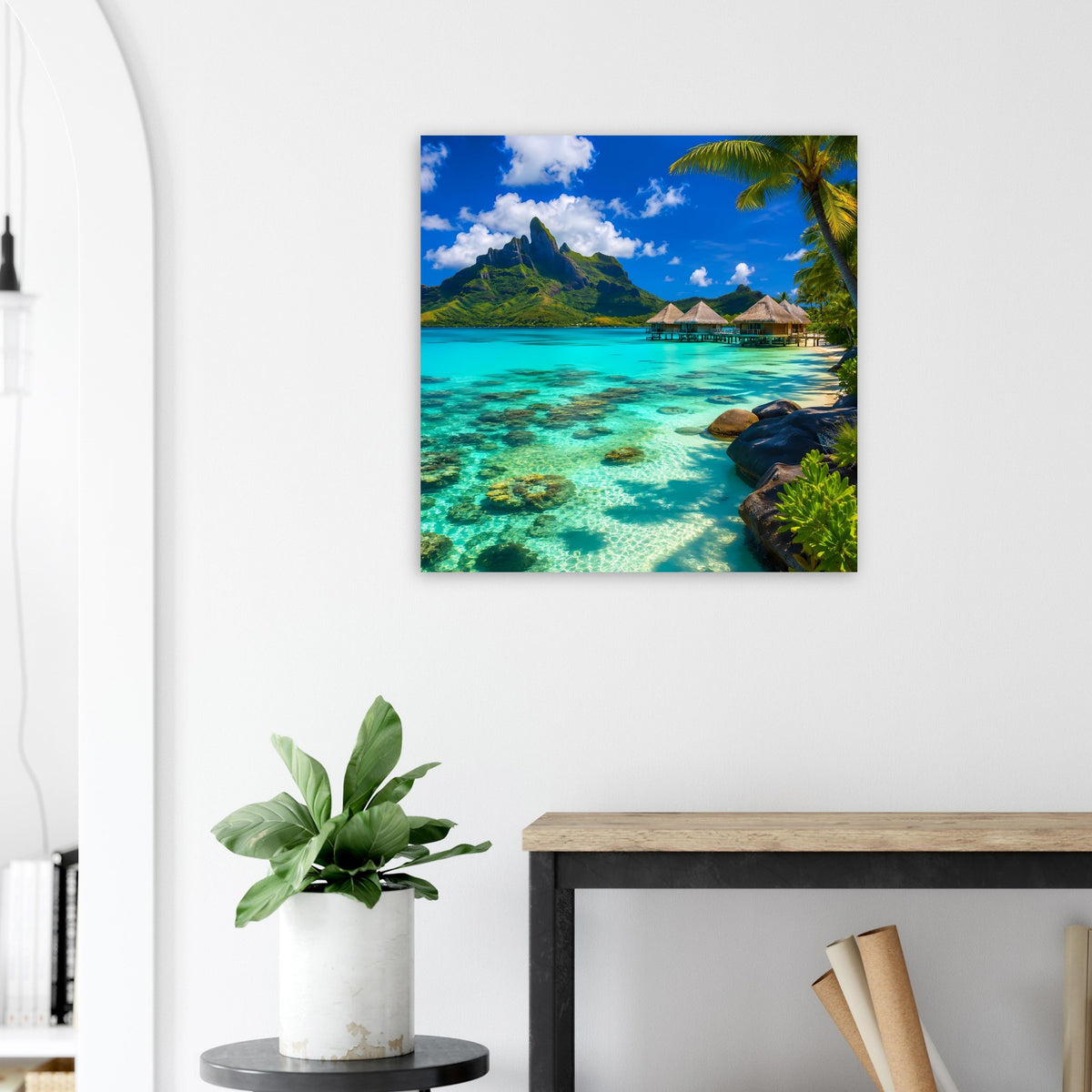 Quadratisches Poster mit tropischem Meer, Felsen im Vordergrund und Palmen