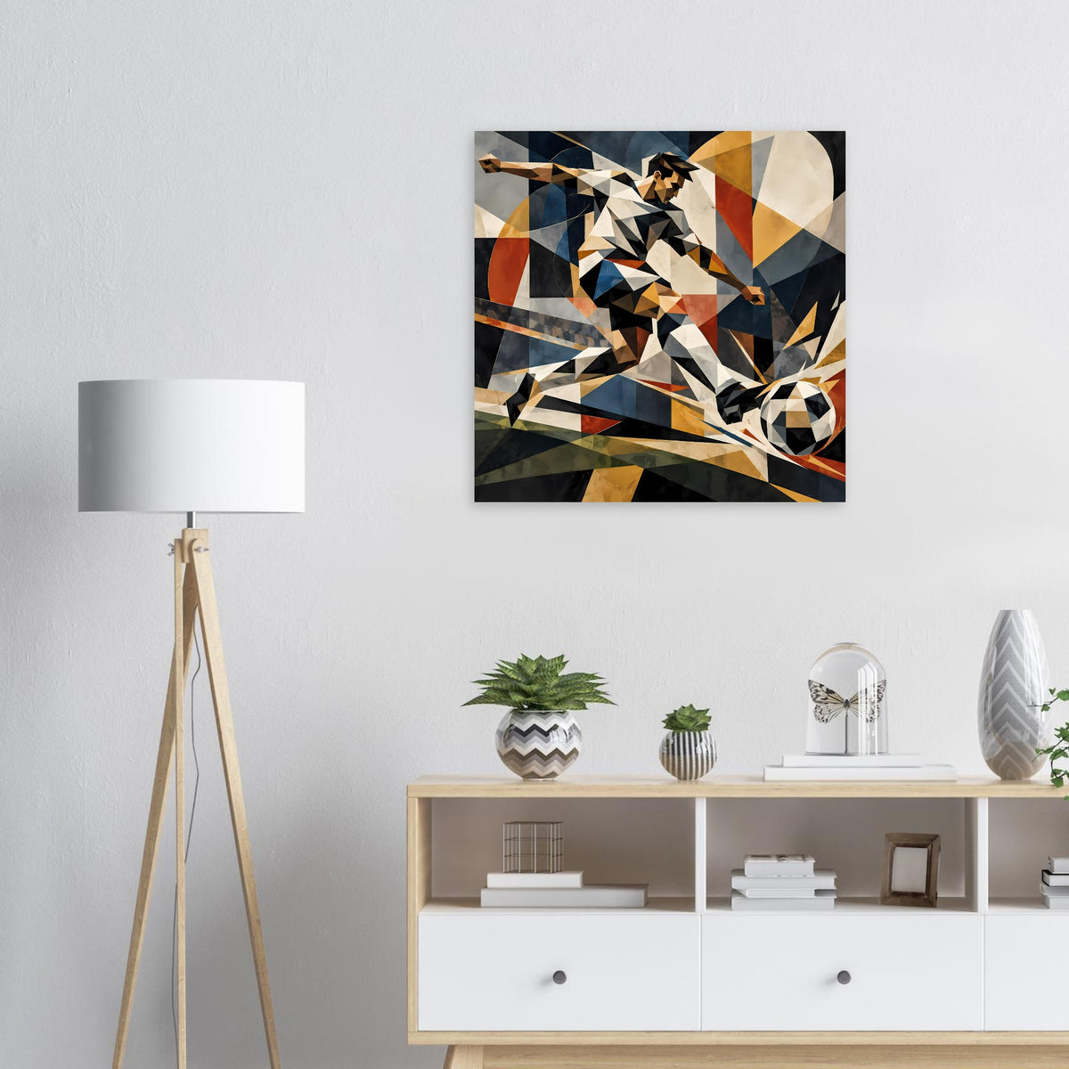 Quadratisches Poster mit abstraktem Fußballspieler aus geometrischen Fragmenten, schwarz-gold