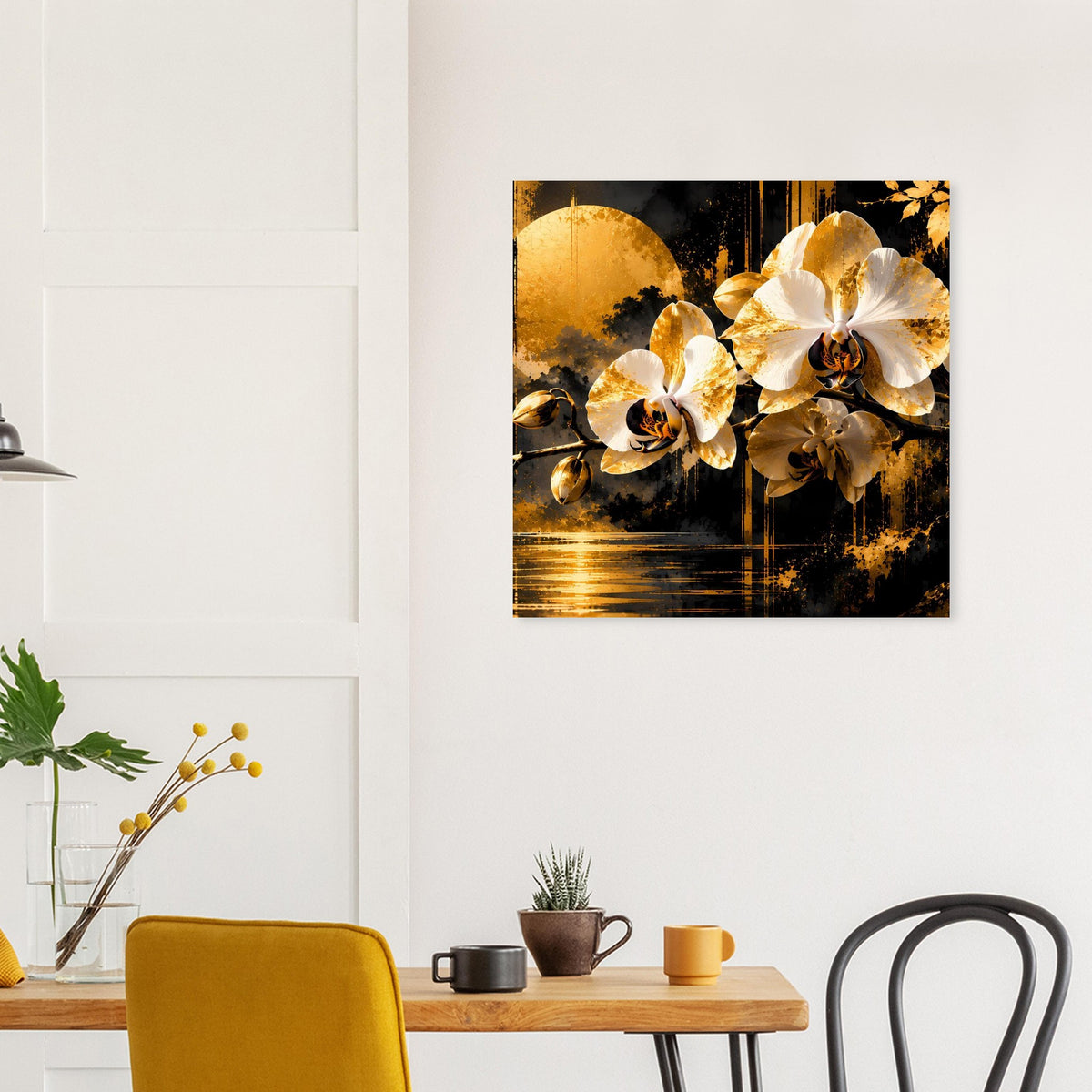 Quadratisches Poster mit weißen Orchideenblüten, goldenen Details und schwarzem Hintergrund