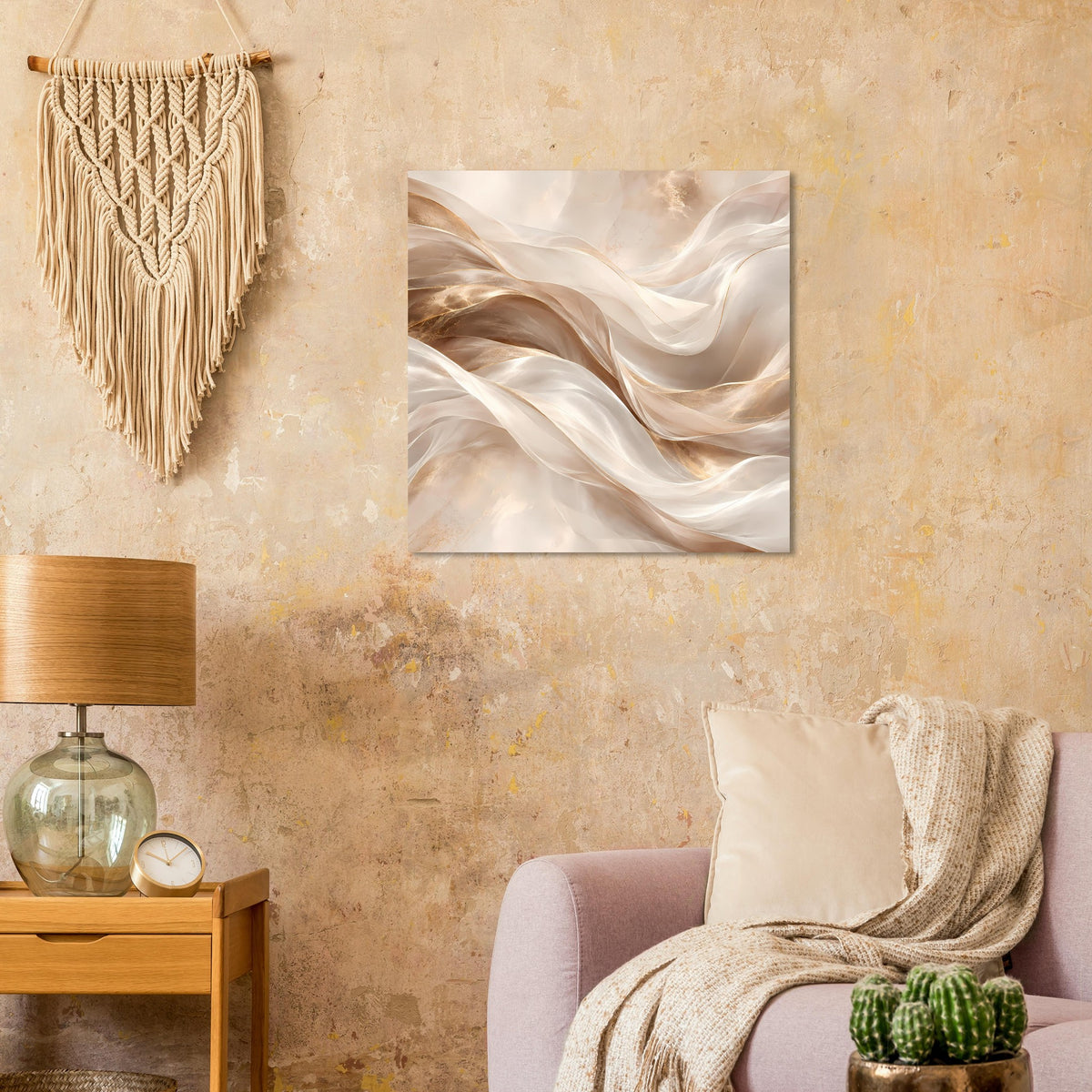 Abstraktes Wellen-Poster: beige und goldene, seidige Wellen mit hellem Glanz