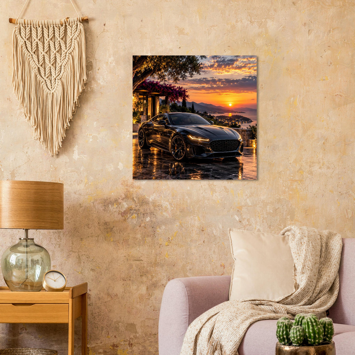 Poster mit Sonnenuntergang, schwarzem Sportwagen und Haus im Hintergrund, warmes Licht